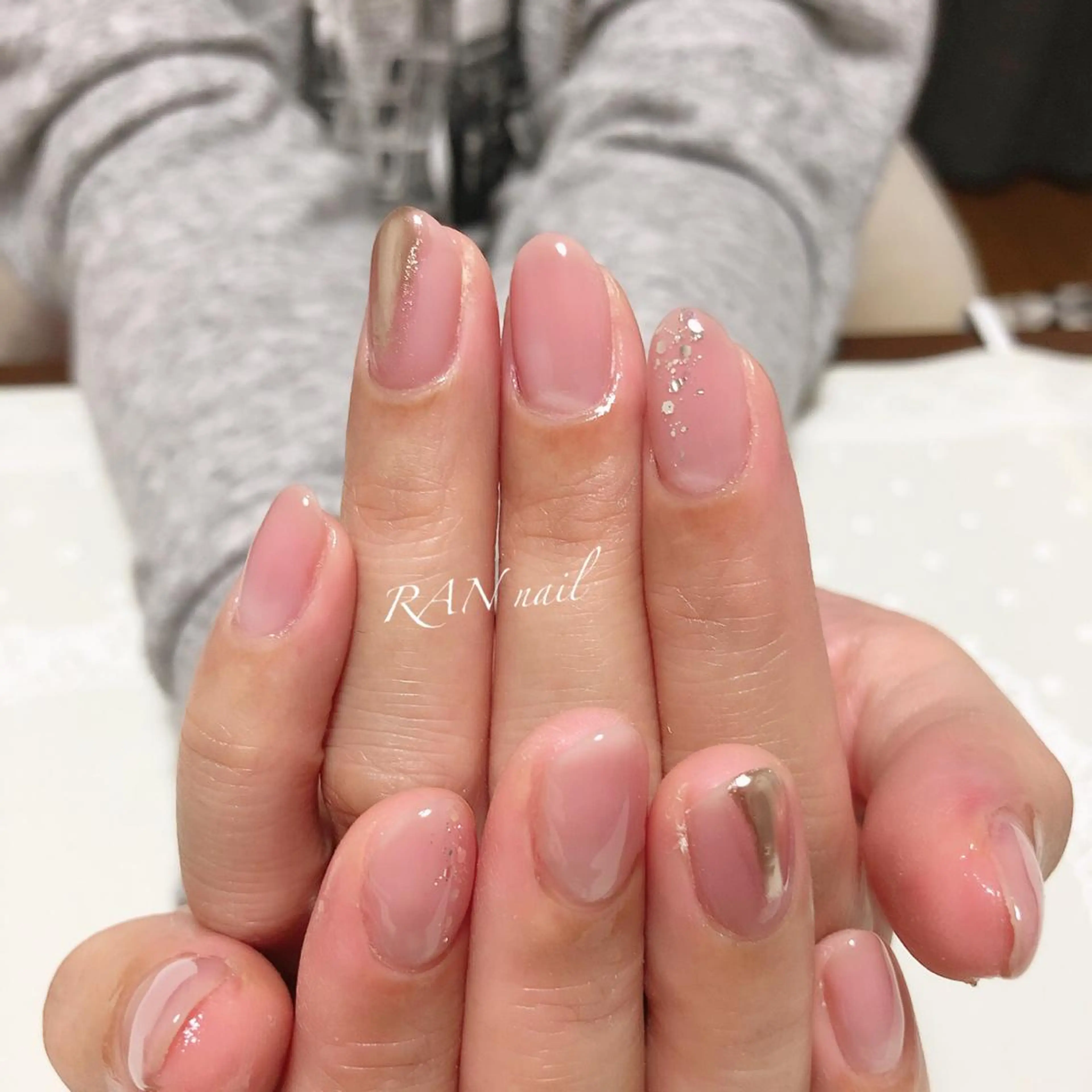ネイル オーロラネイル ラメ(グリッター) マットネイル ミラーネイル ニュアンスネイル ハンドネイル フットネイル RAN nailのネイルデザイン
