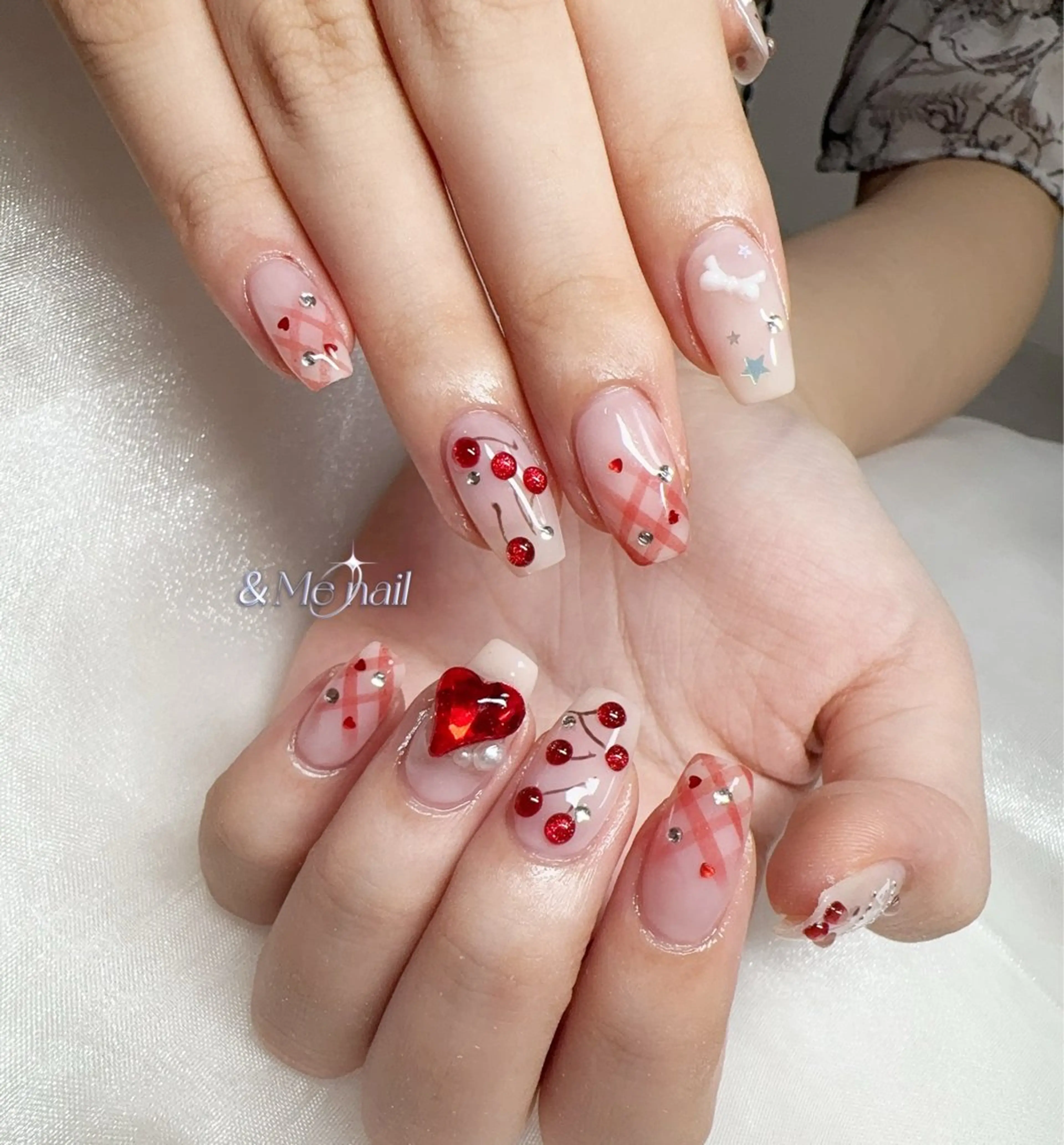 ネイル &ME ネイルサロンのネイルデザイン
