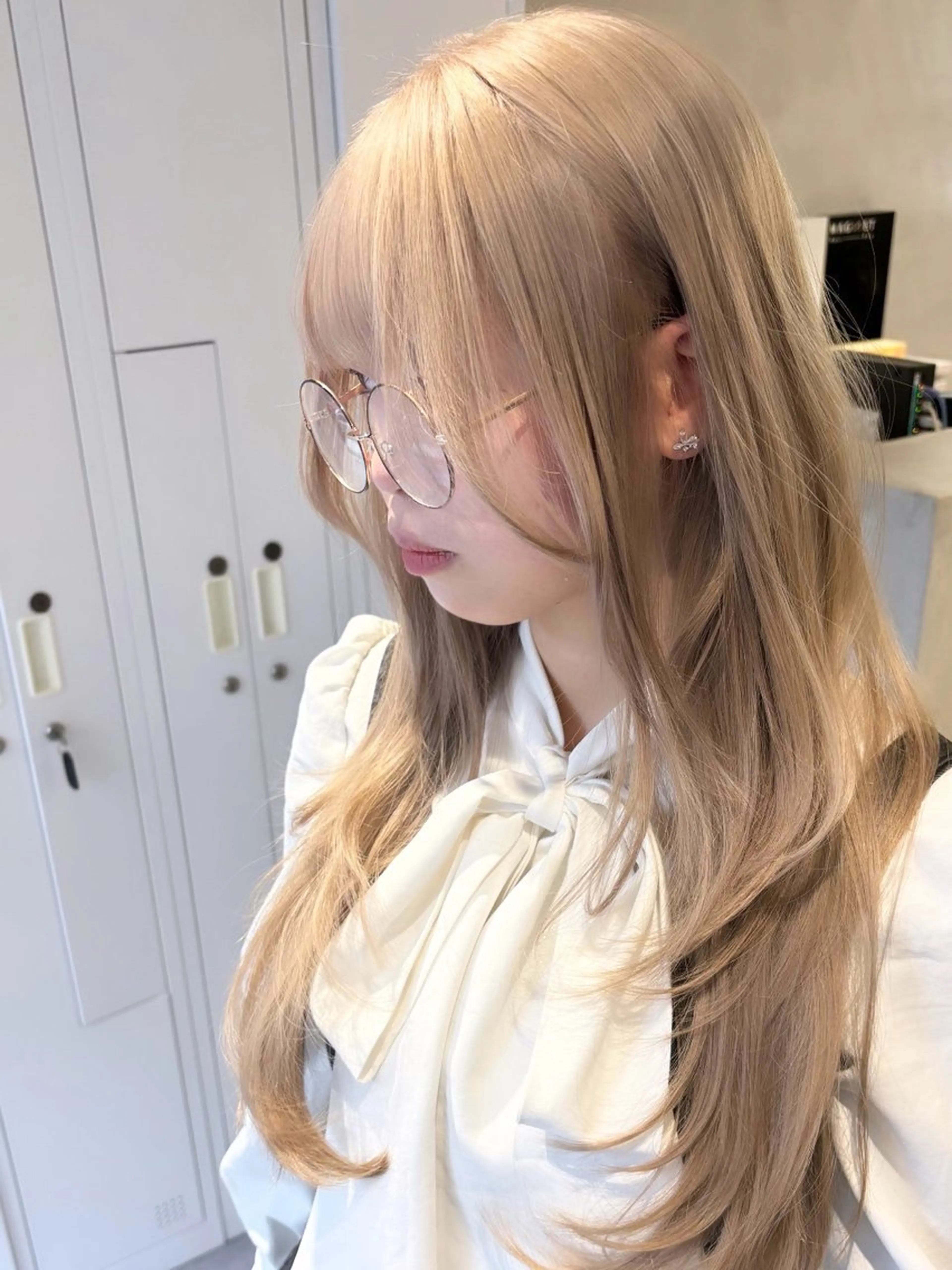 ロング デザインカラー 小西勇次のヘアスタイル