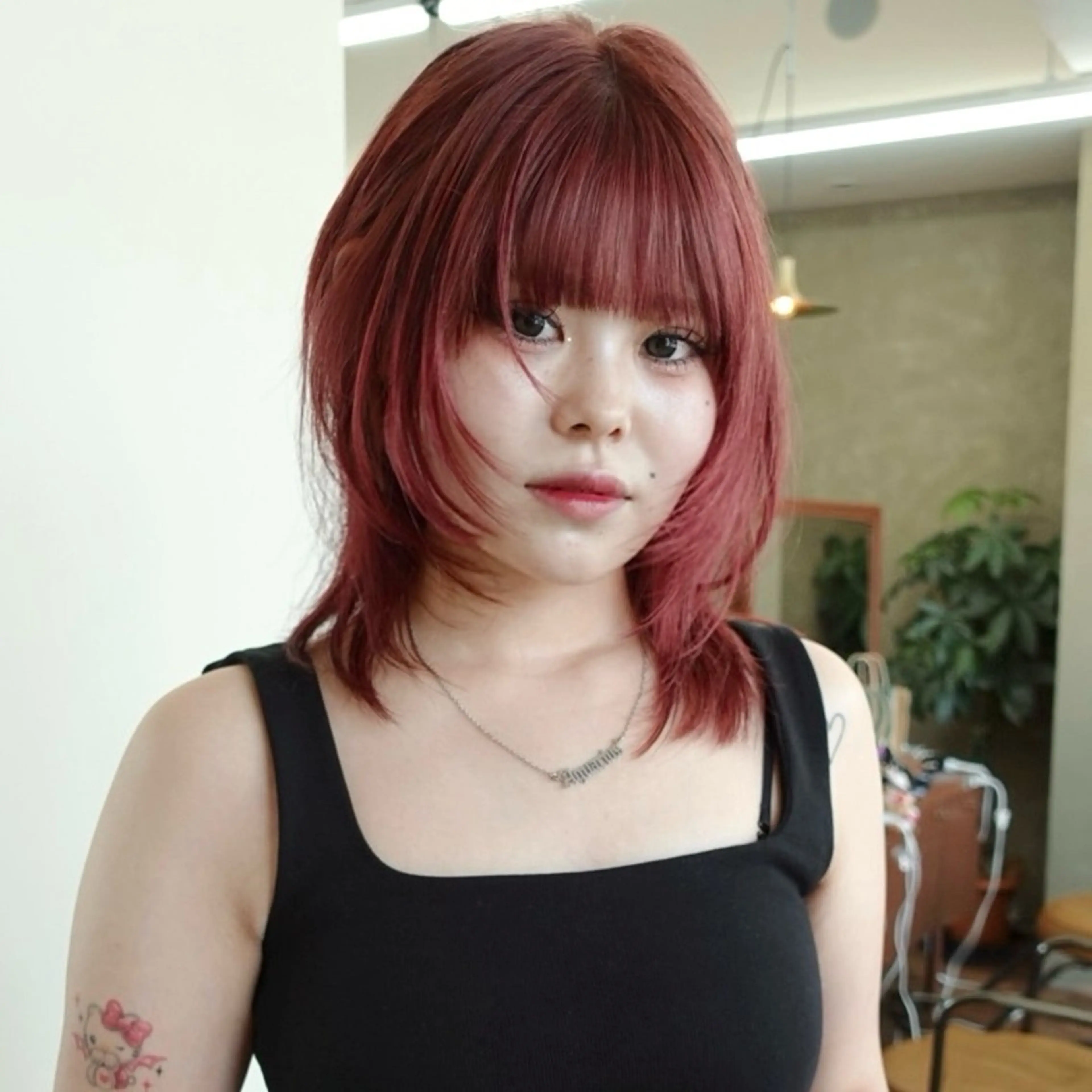 ミディアム カラー ショートボブ ミディアムパーマ ブリーチ ブロンド ケアブリーチ カット ヘアカラー トリートメント レイヤー専門家 ダブルカラー修のヘアスタイル