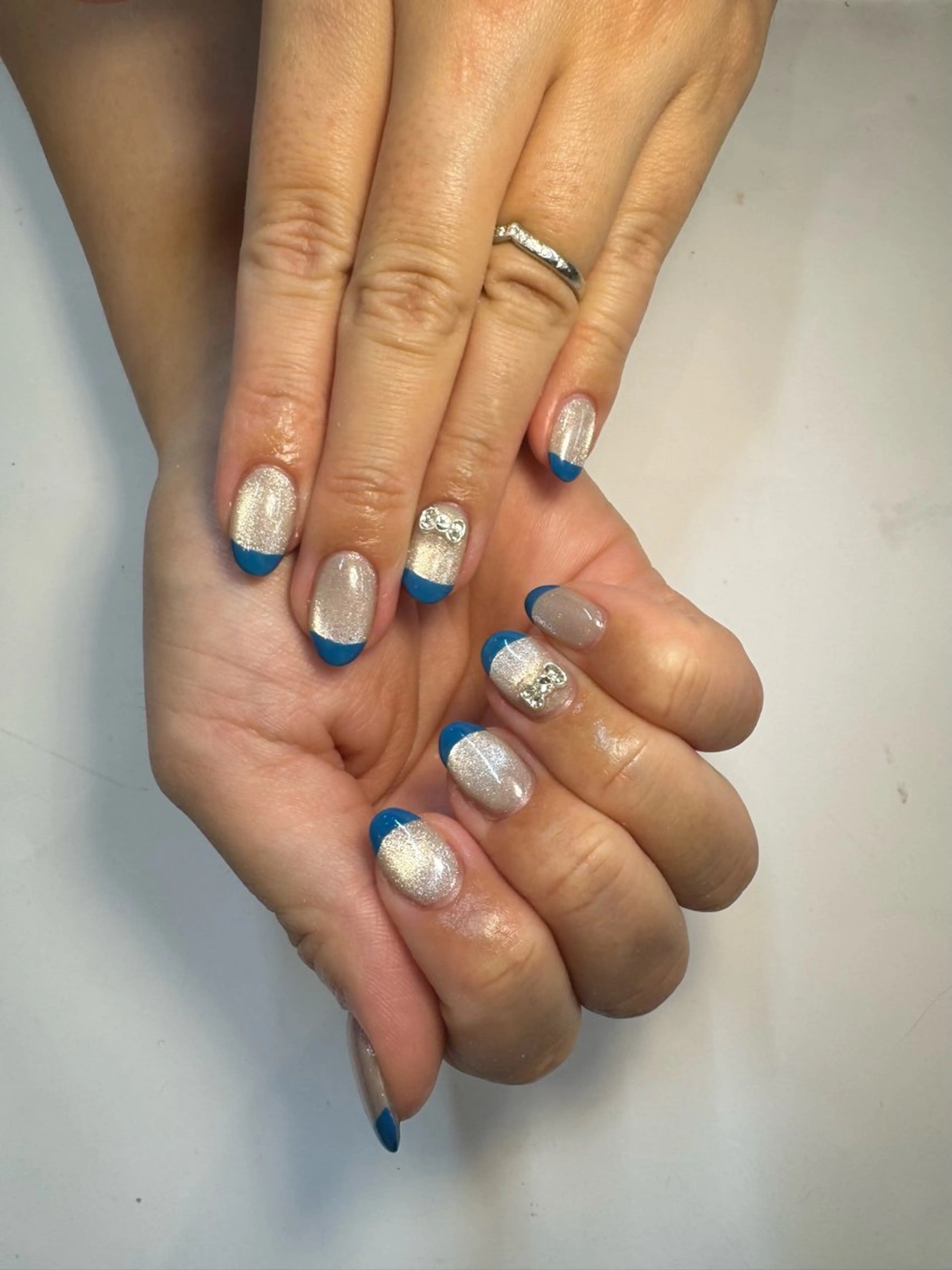 💅🏻「オフ込み」マグネットベースフレンチ💙の写真