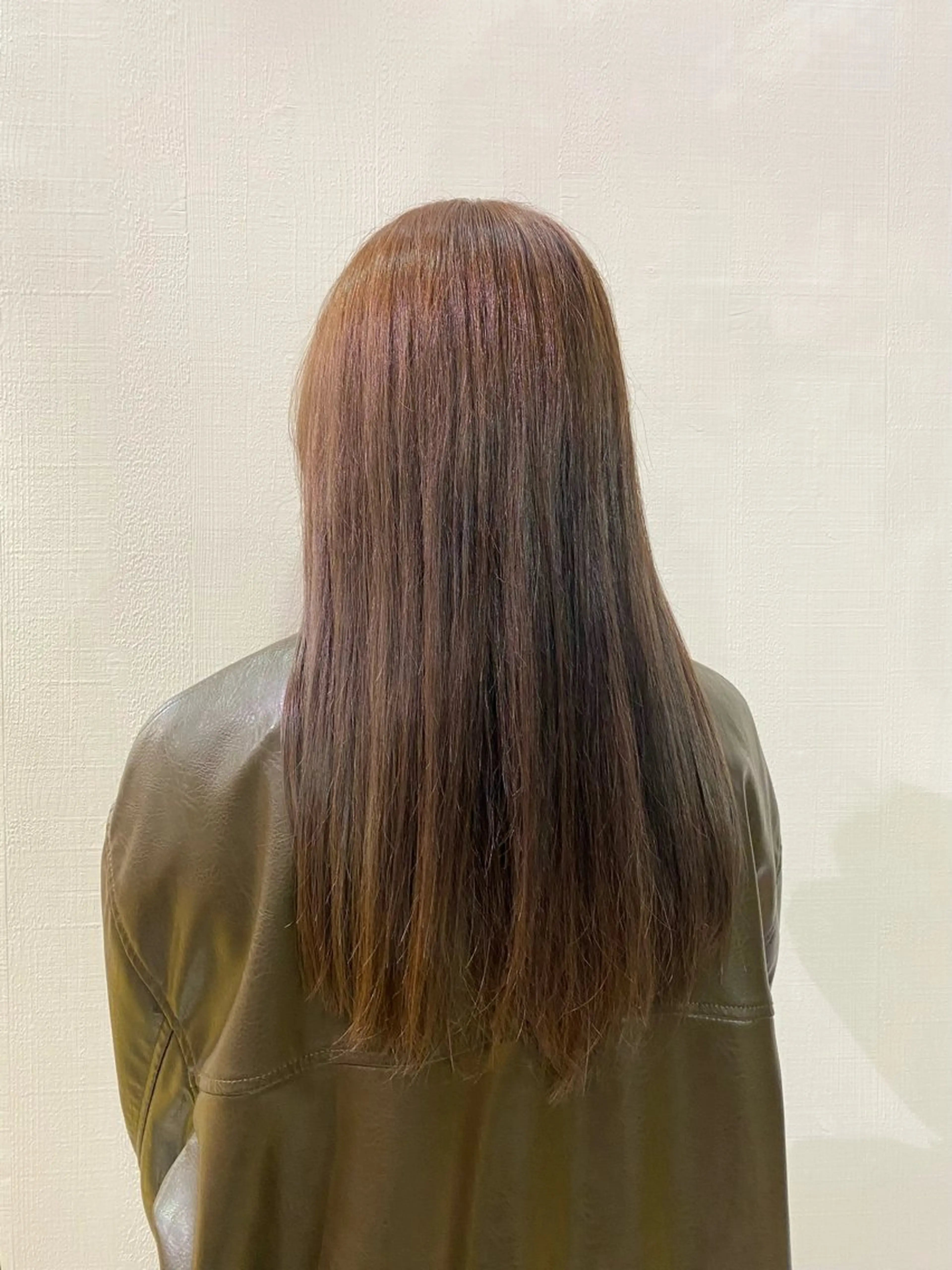 ロング カラー アッシュ ヘアカラー 佐藤 森夏のヘアスタイル
