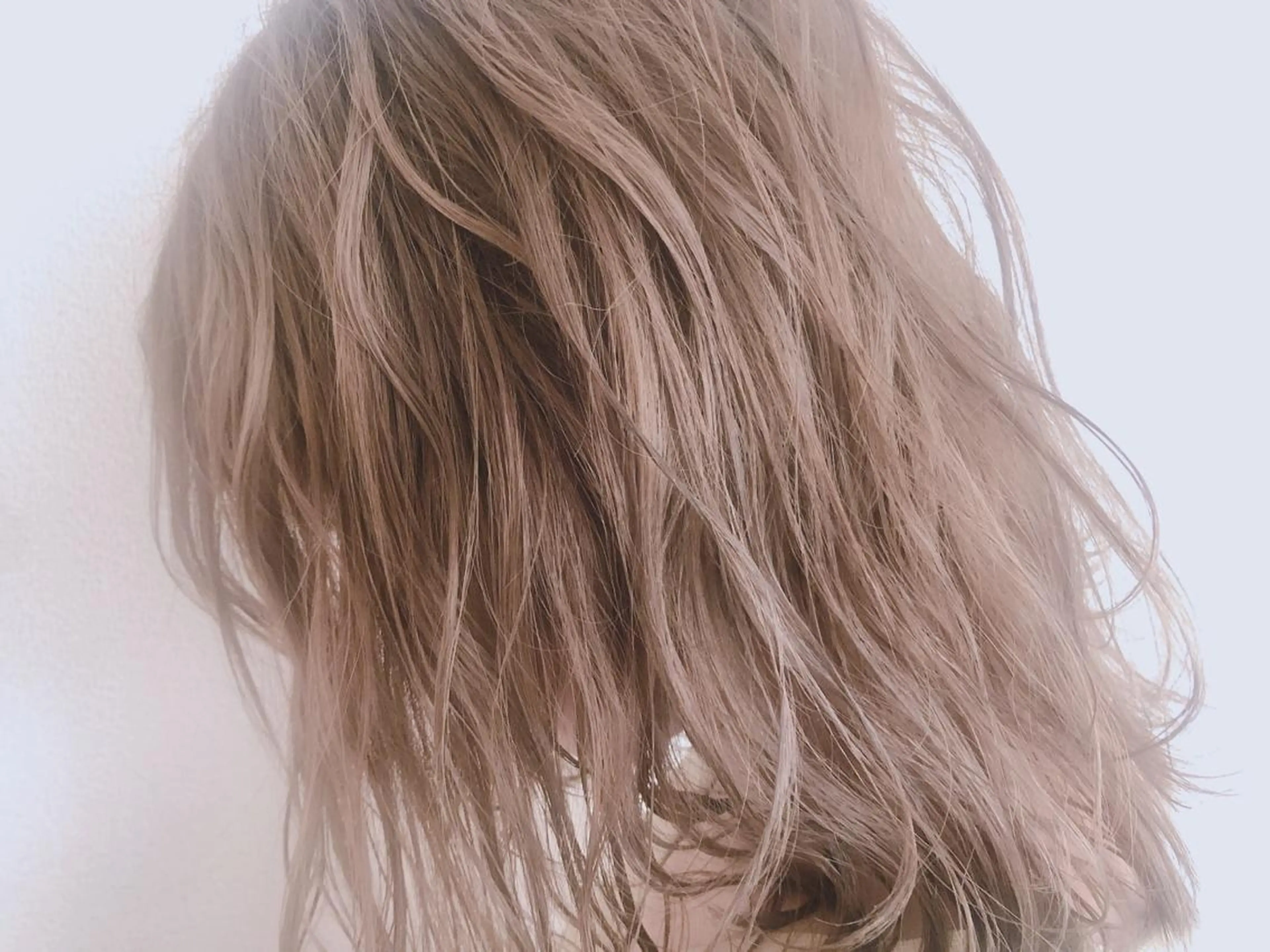 セミロング ハイライト 🎗️comoda 神戸三宮 髪質改善のヘアスタイル