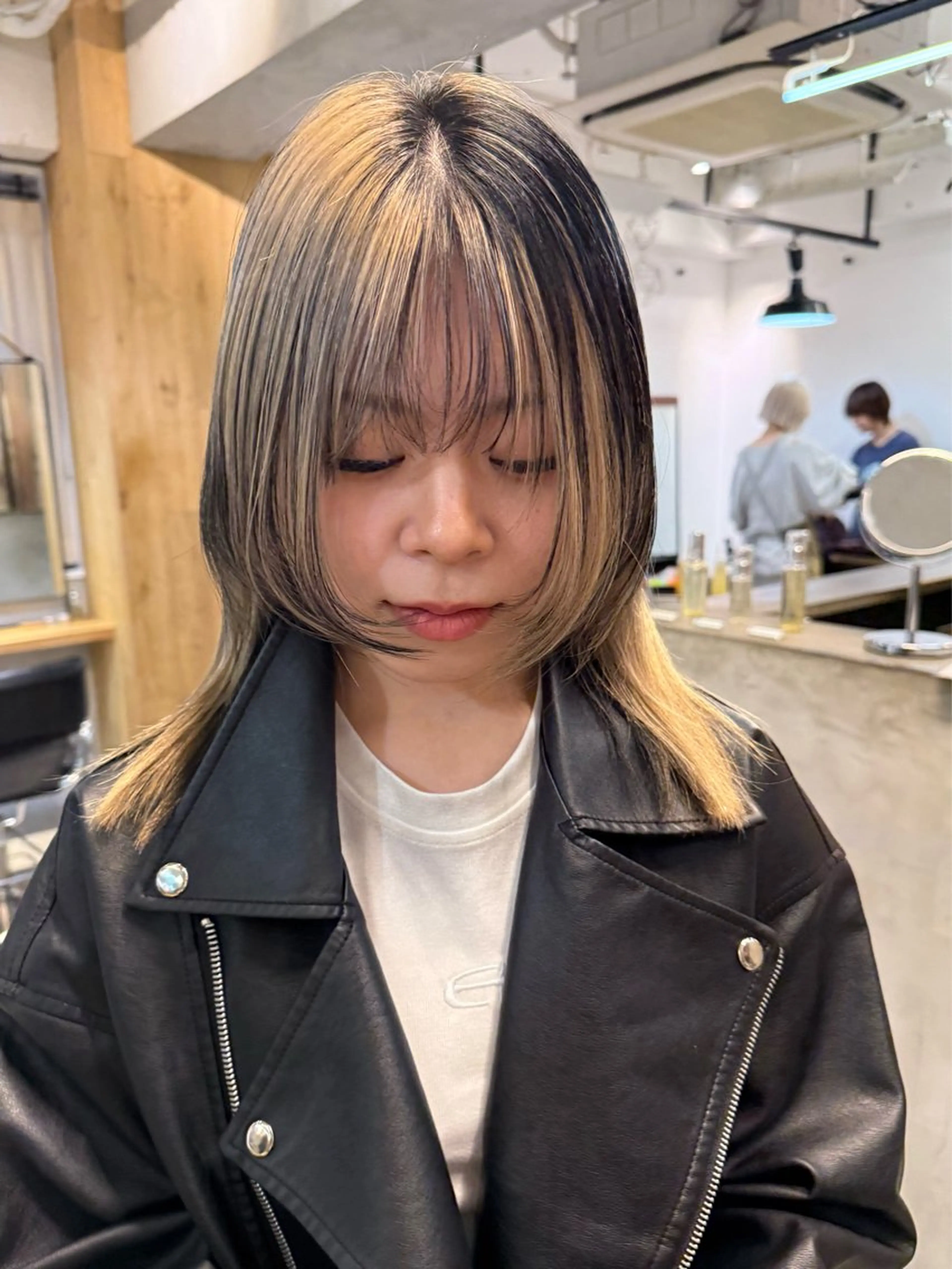 ミディアム カラー ミルクティー× グレージュMOMOのヘアスタイル