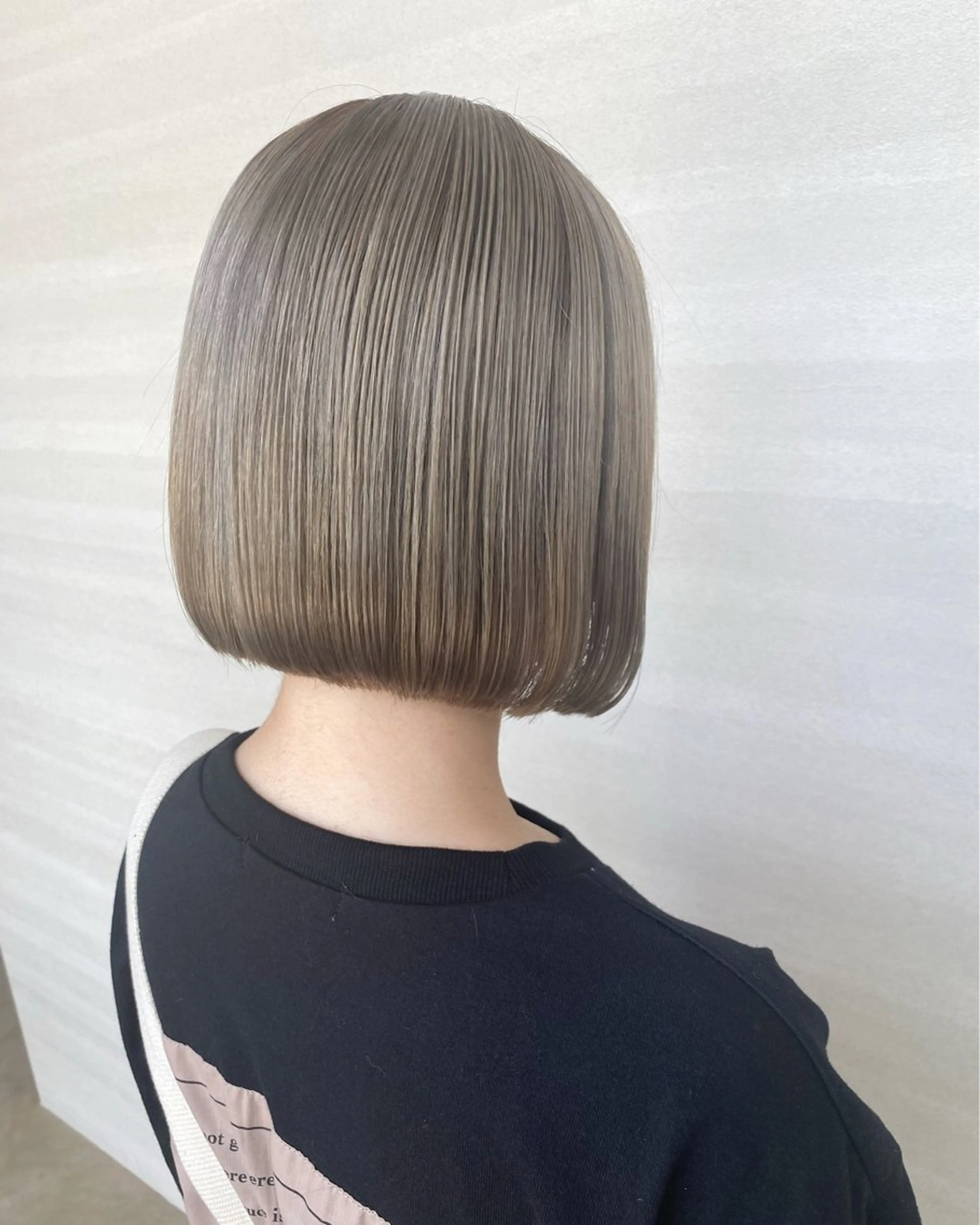 ショート カラー ハイトーンカラー ボブ レイヤー・ハッシュ ・ウルフカット/川崎のヘアスタイル