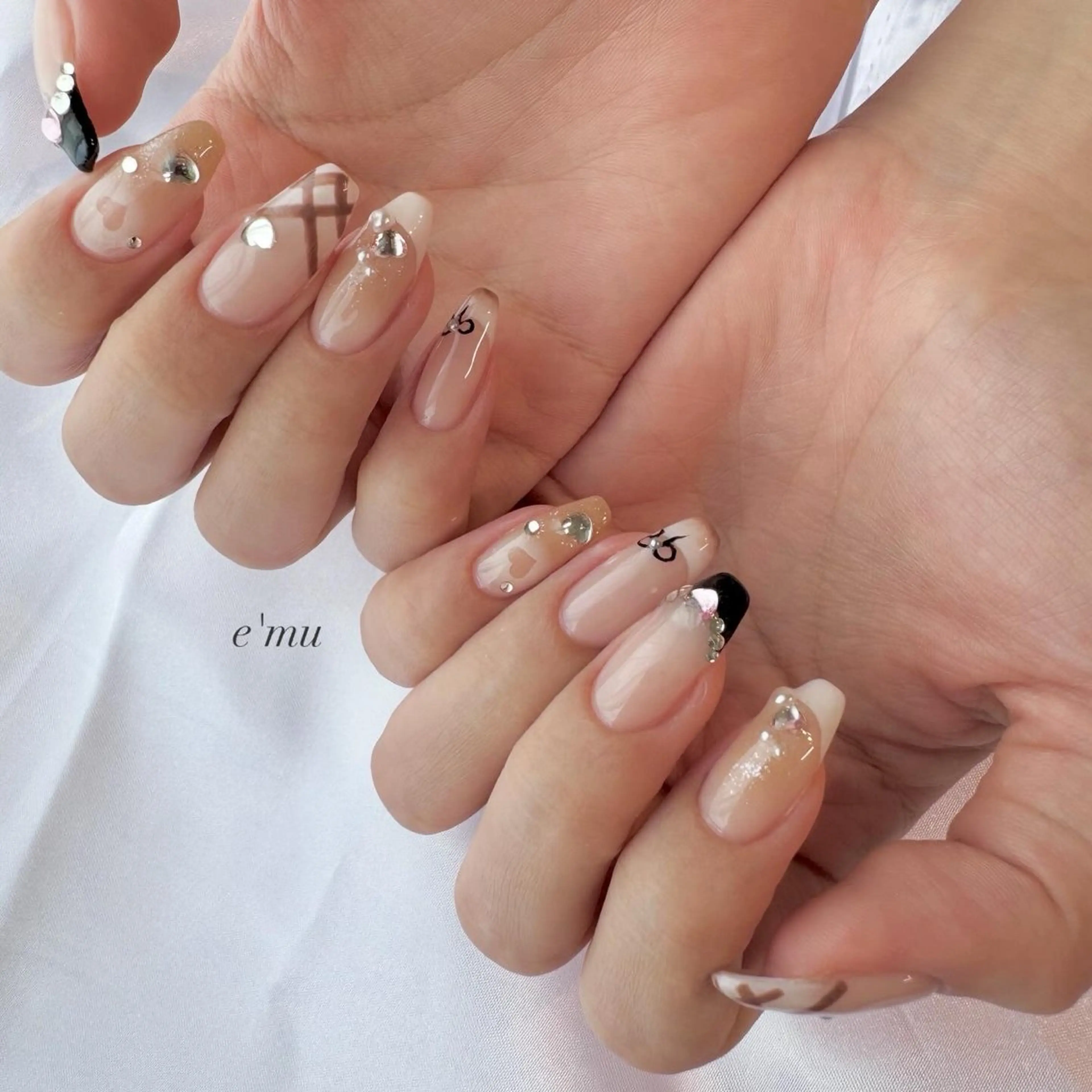 ネイル フレンチネイル ガーリー ハンドネイル nail salon e'mu💐のネイルデザイン