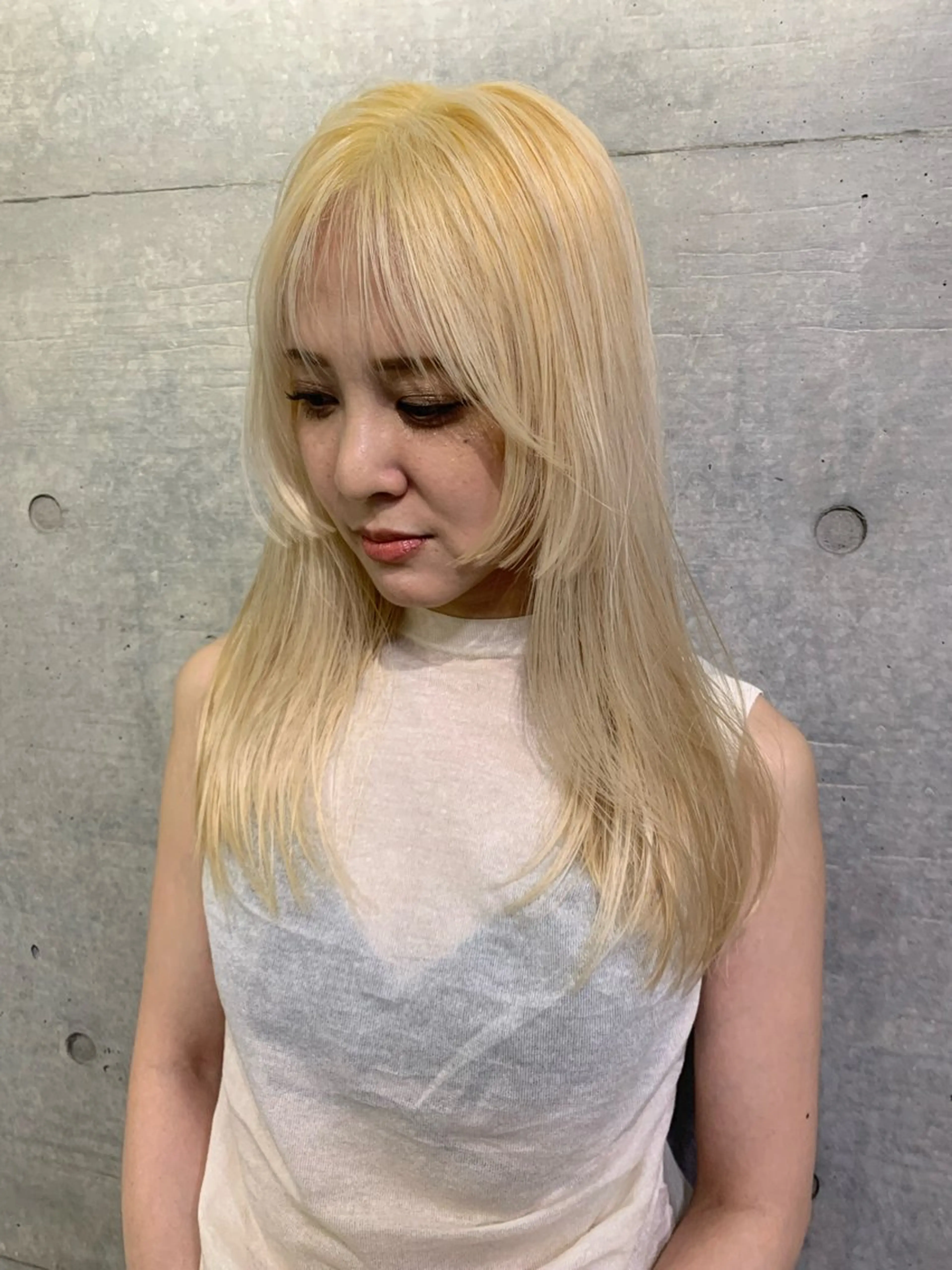 ミディアム カラー ヘアアレンジ メンズ メンズブリーチ ブリーチ ケアブリーチ 顔周りカット 姫カット ヘアカラー トリートメント ヘアセット THE./ブリーチ 透感カラー/髪質改善のヘアスタイル