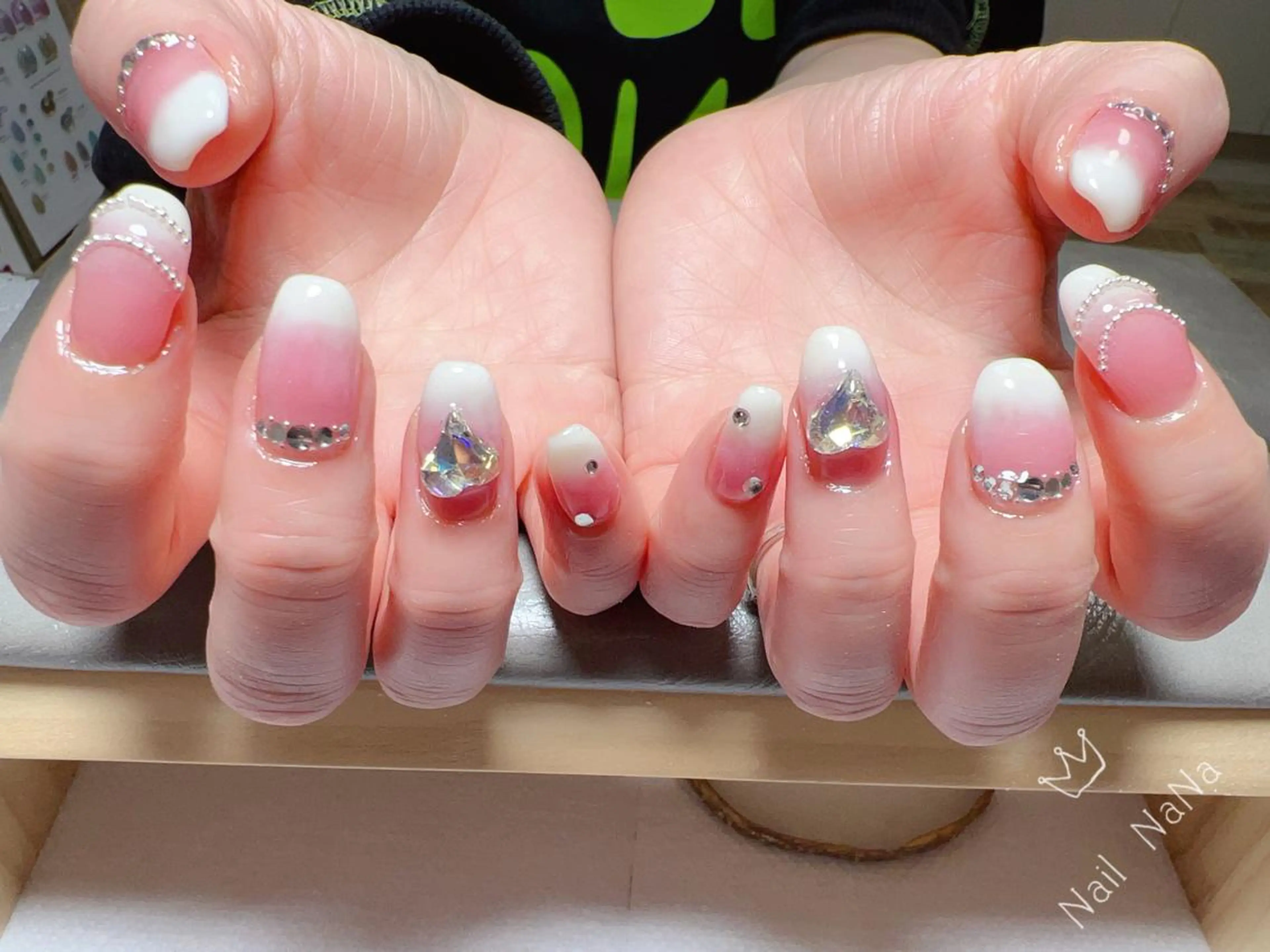 ショート カラー ネイル グラデーションカラー グラデーション ハンドネイル Nail NaNaのネイルデザイン