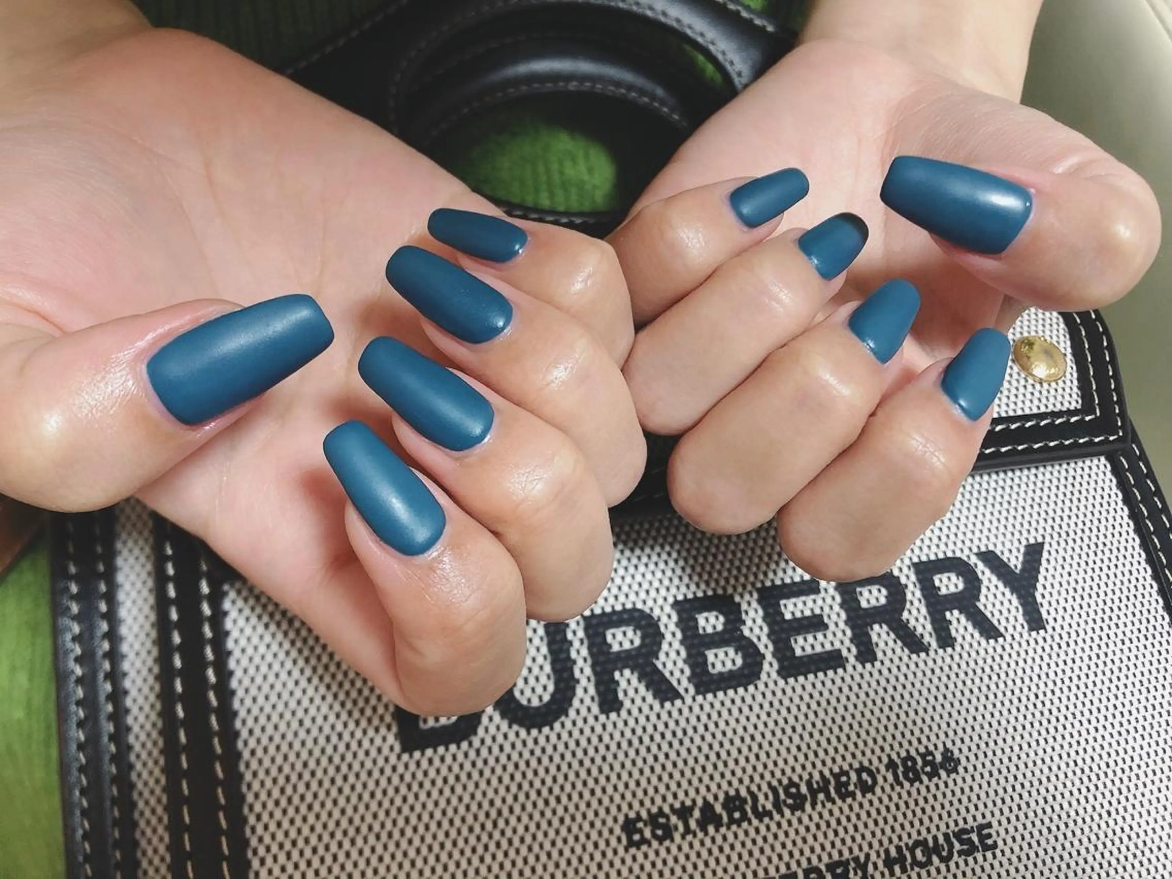 ネイル オーロラネイル フラワーネイル フットネイル フレンチネイル ジェルネイル ハンドネイル mogunail &blowのネイルデザイン