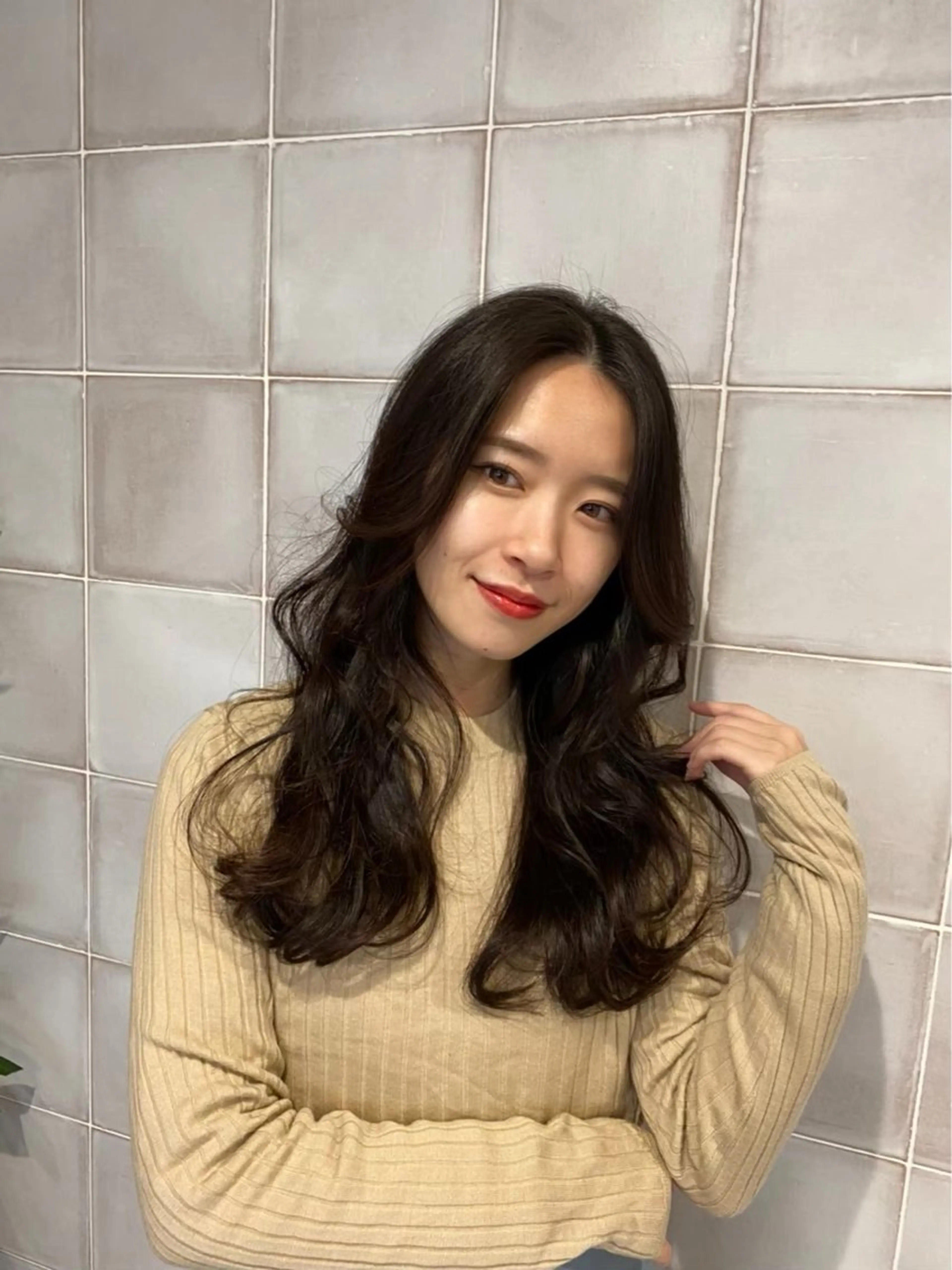 ロング カラー ヘアカラー シモヤ ルカのヘアスタイル