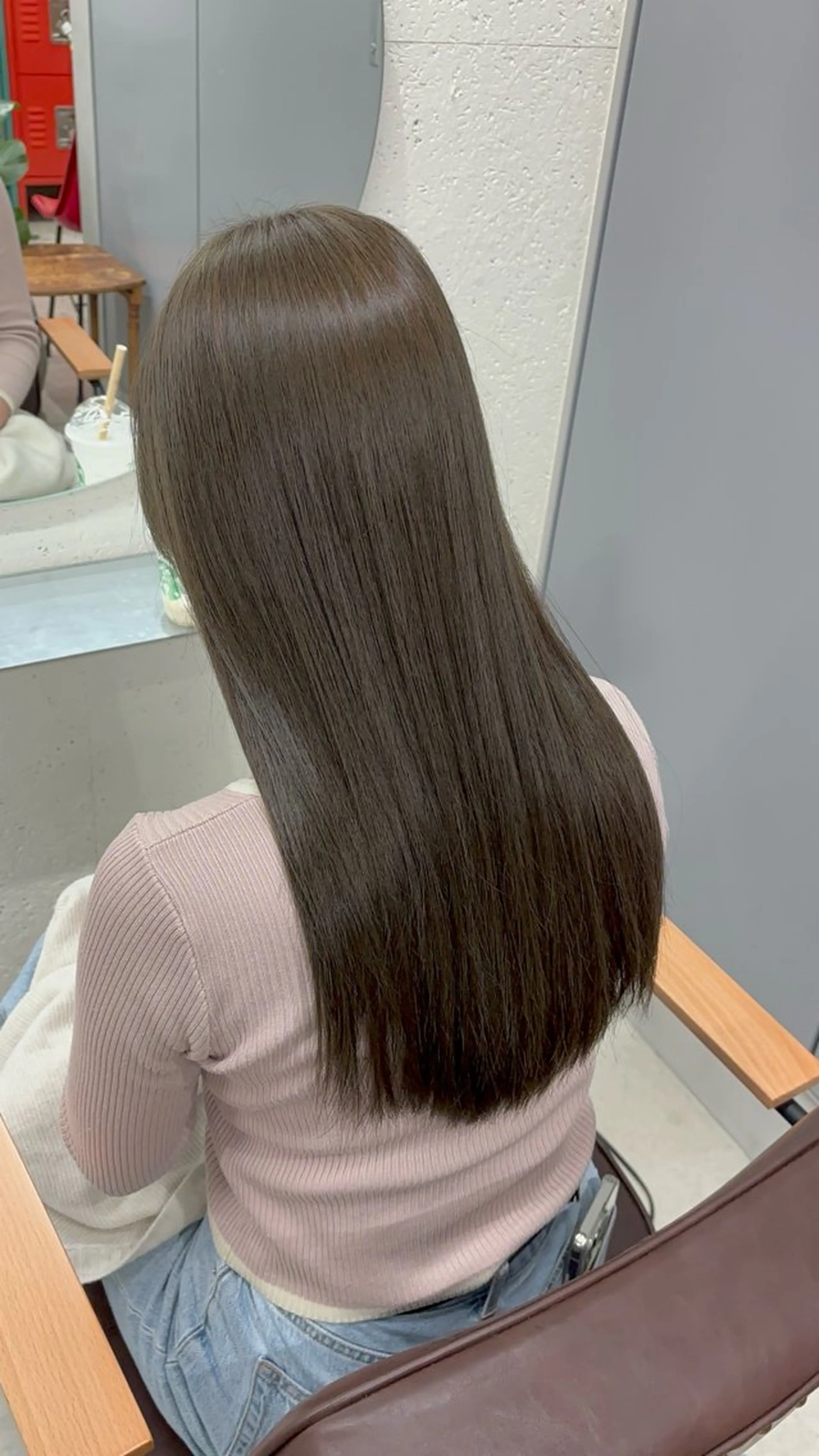 セミロング カラー ベージュカラー オリーブベージュ 縮毛矯正 トリートメント オカベ ショウマのヘアスタイル