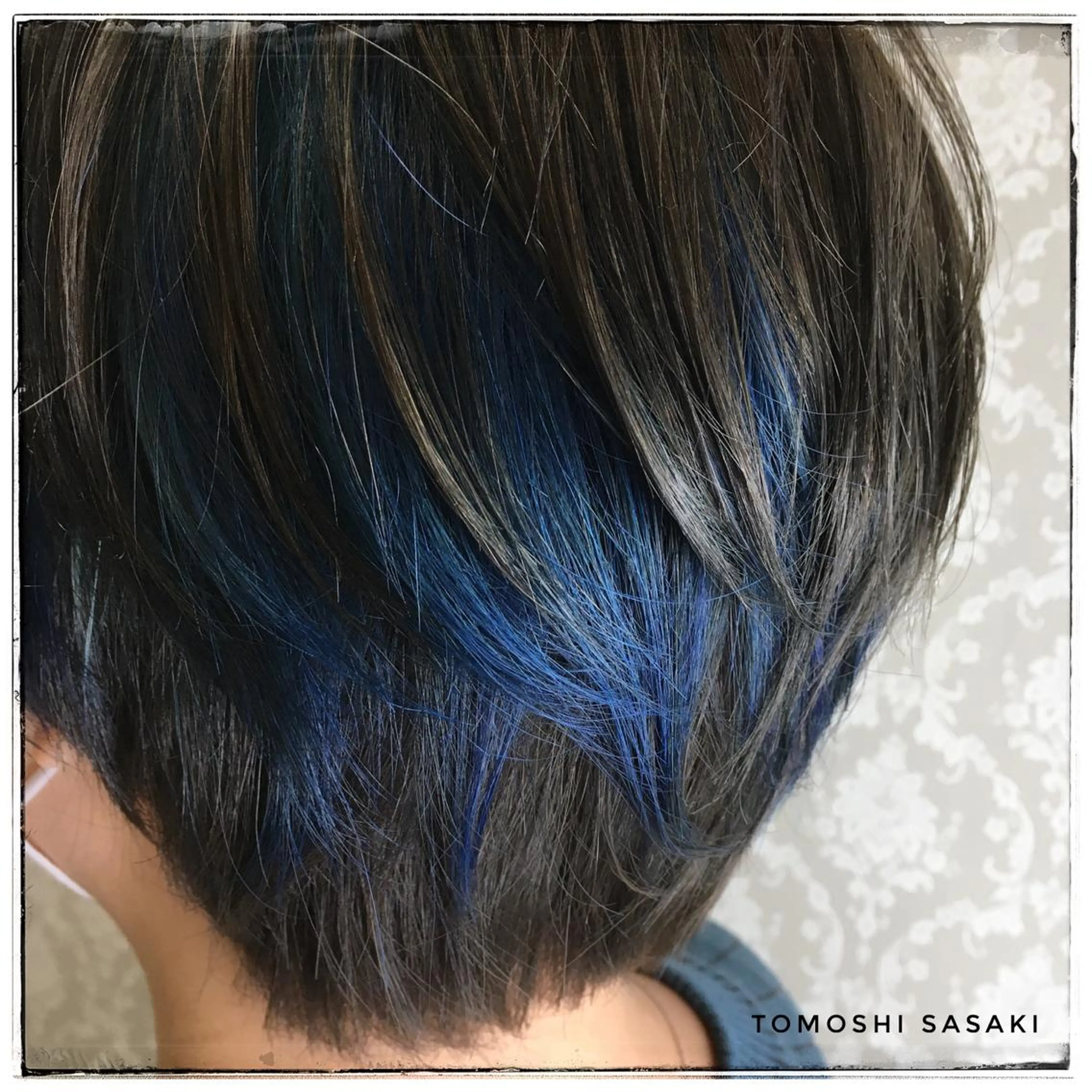 カラー ブリーチ ブルーカラー ササキ トモシのヘアスタイル