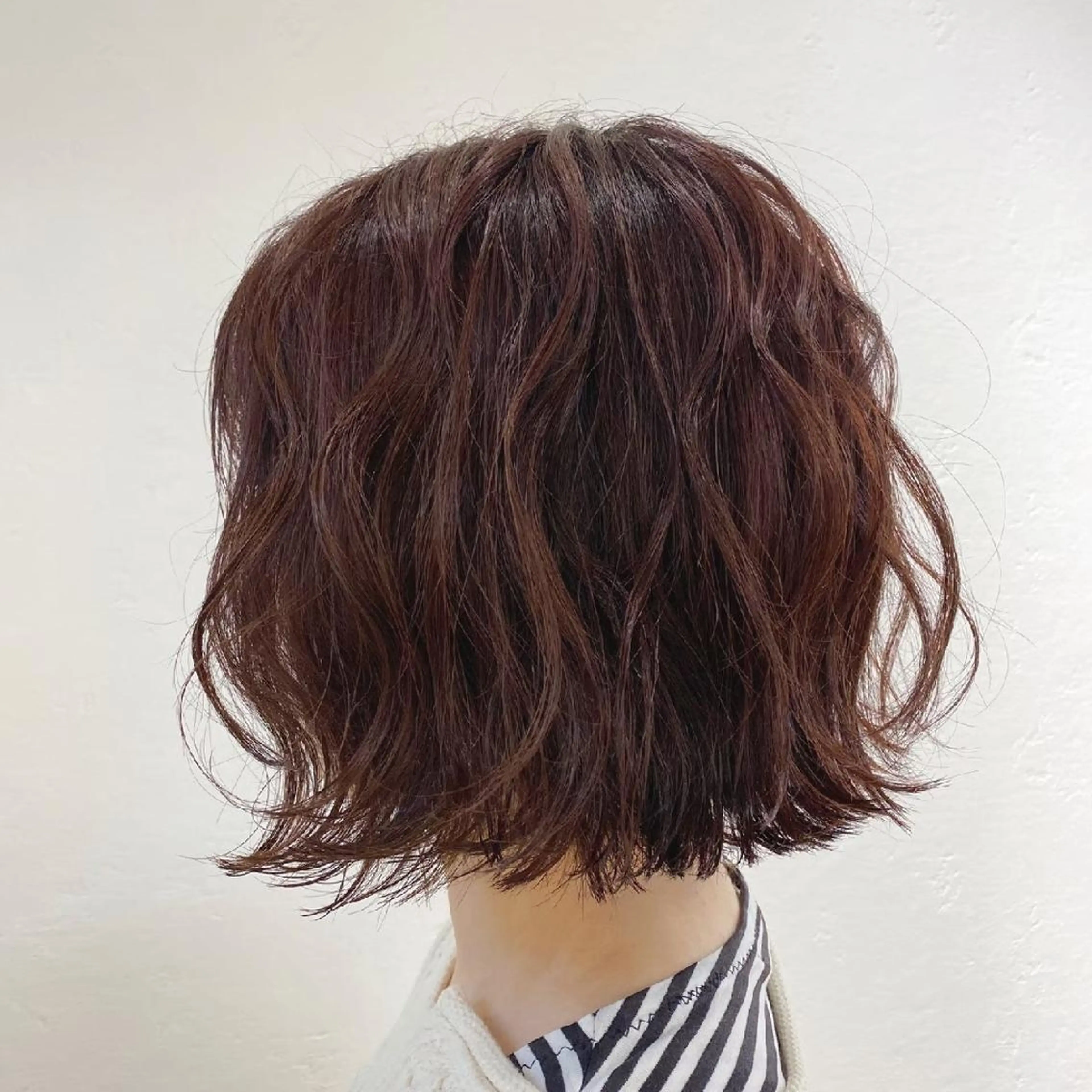カラー ショート 安永 萌花のヘアスタイル