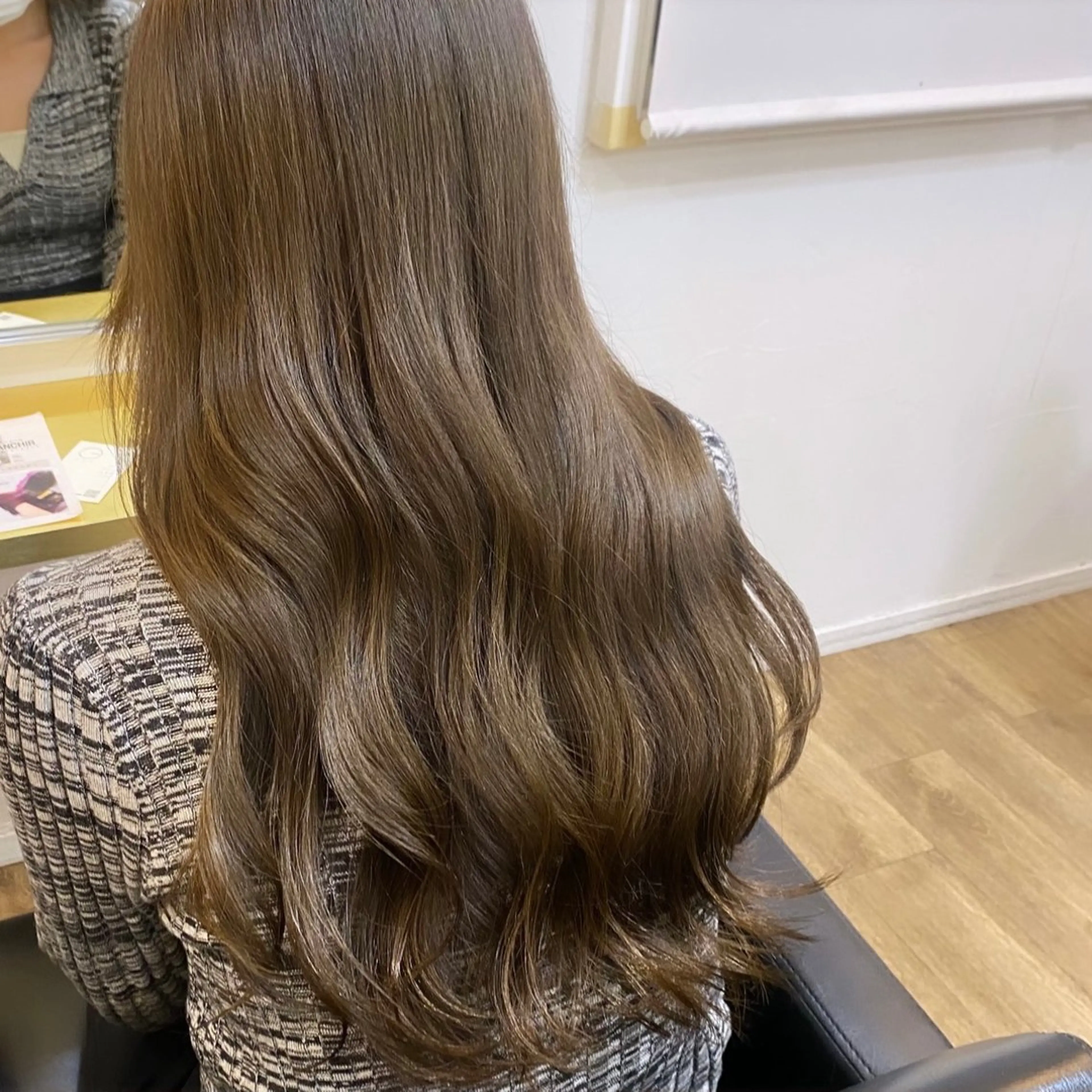 ロング カラー ベージュカラー 透明感カラー オリーブベージュ オリーブカラー カット ヘアカラー みやび/透明感カラー /髪質改善のその他イメージ