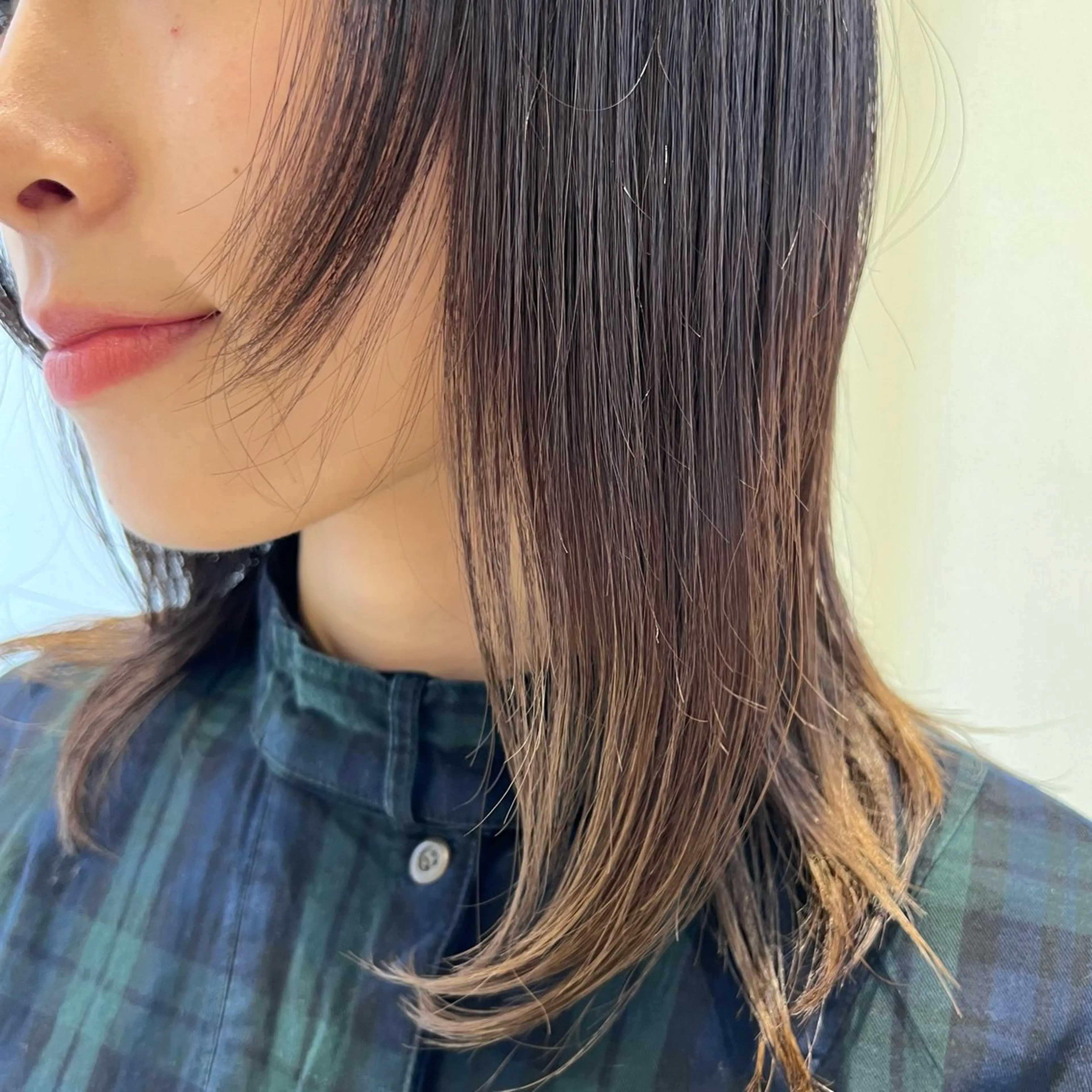 ミディアム 顔周りカット 透明感カラー/ベージ ュ/HIKARU🌿のヘアスタイル