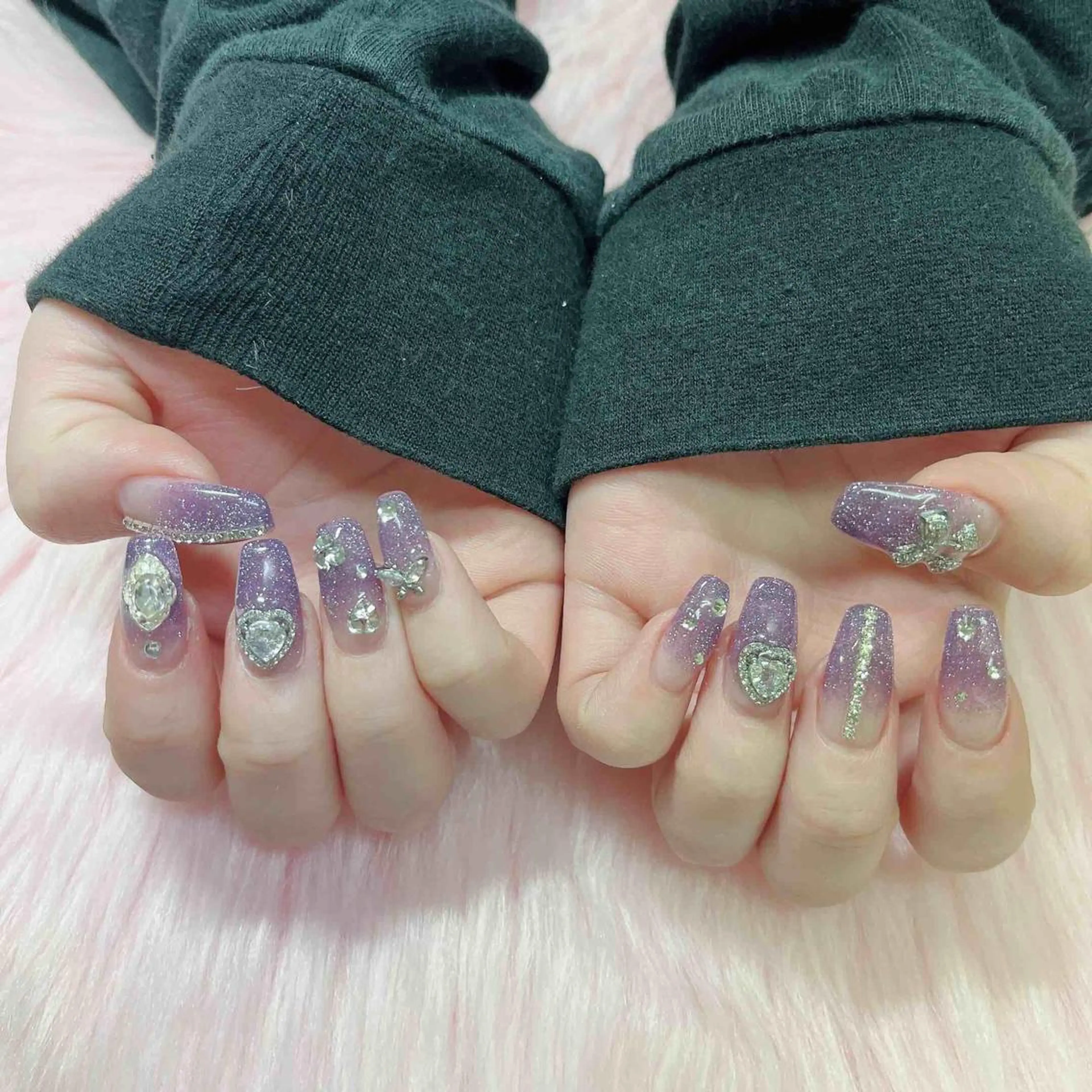 ネイル ハンドネイル MoonNail ユリ🌸のネイルデザイン