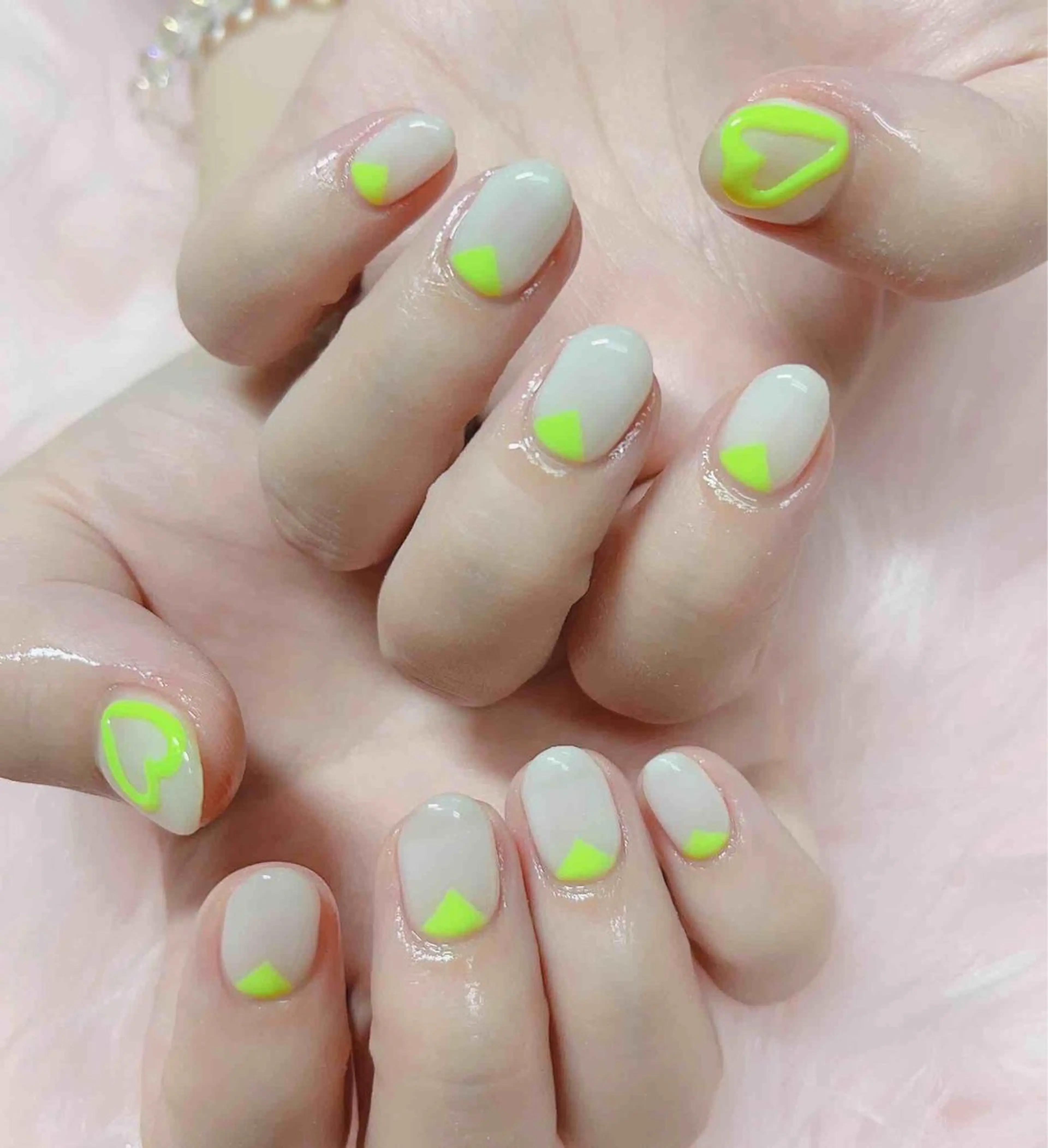 ネイル ハンドネイル MoonNail ユリ🌸のネイルデザイン