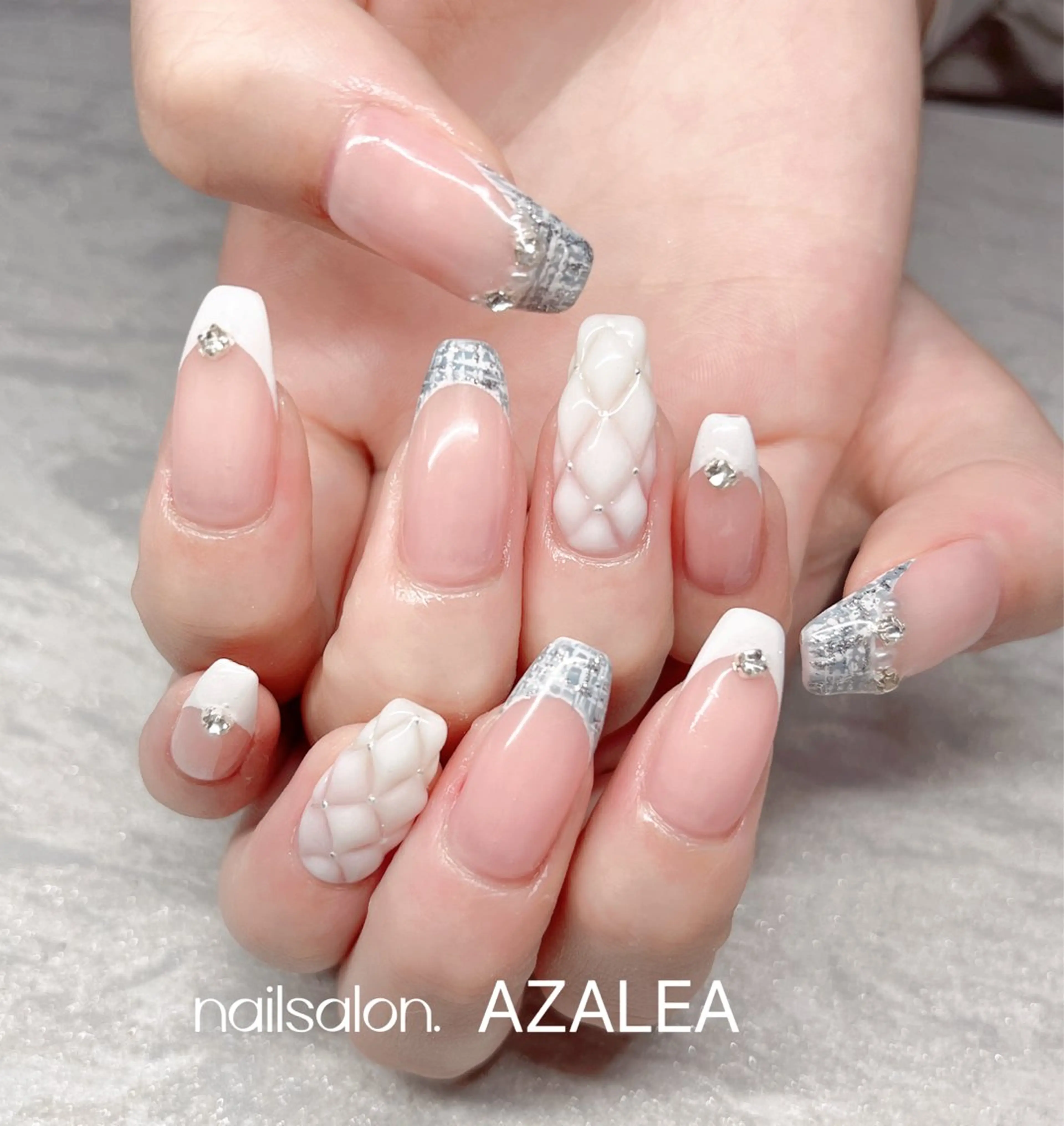 ネイル R inのネイルデザイン