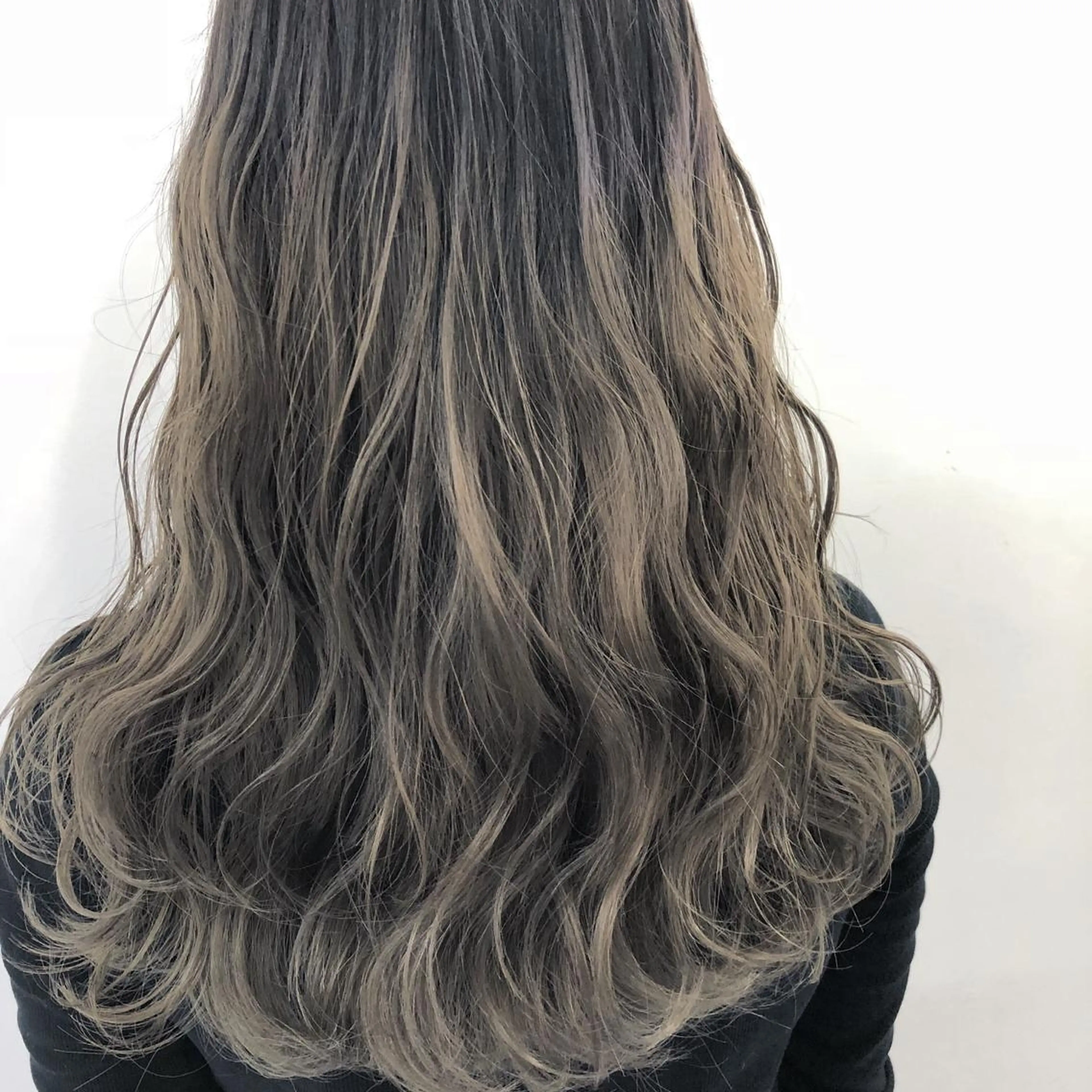 カット & グラデーションカラー & 内部補修トリートメントの写真