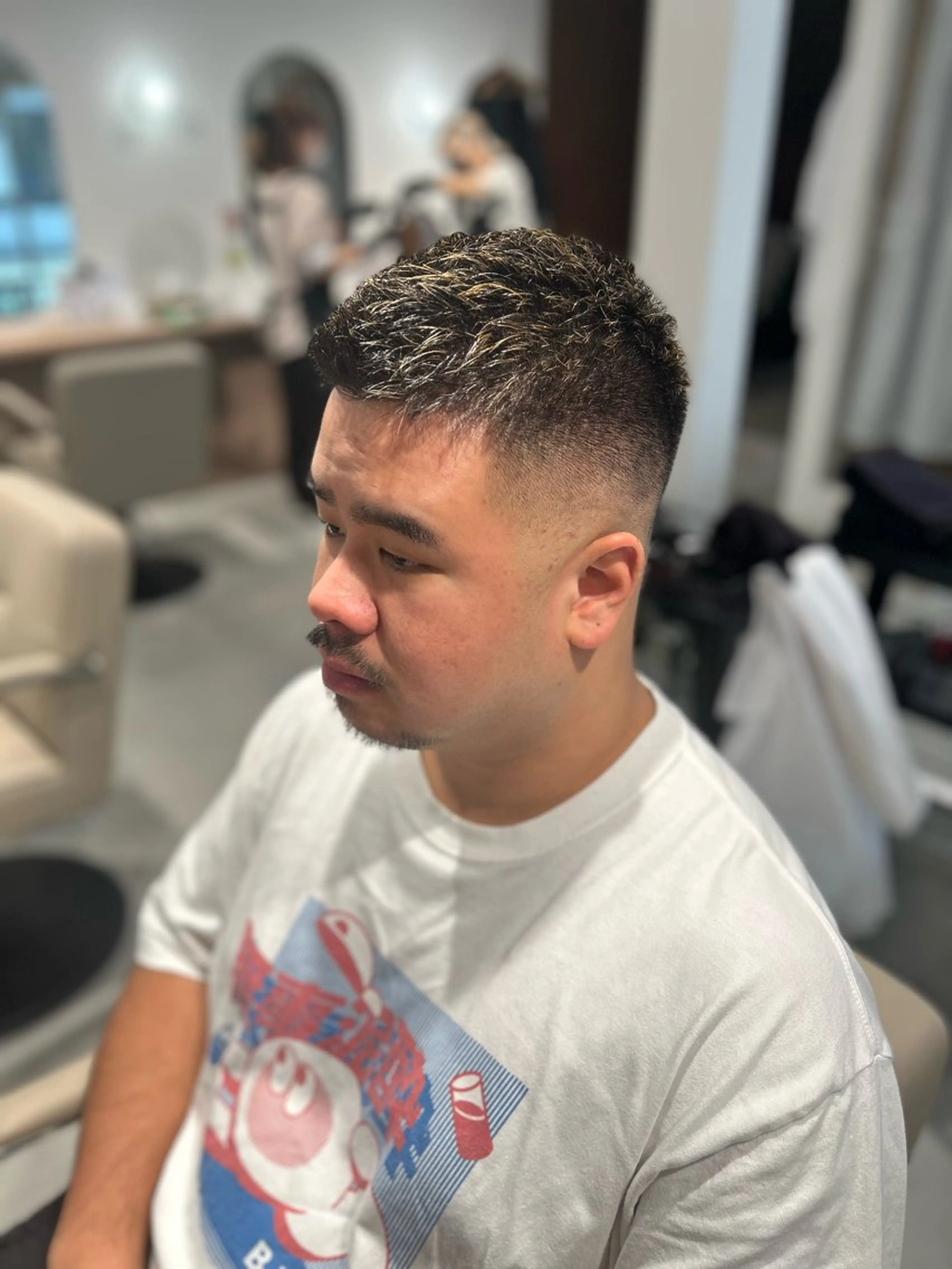 ショート ハイライト 尭部 佑太のヘアスタイル