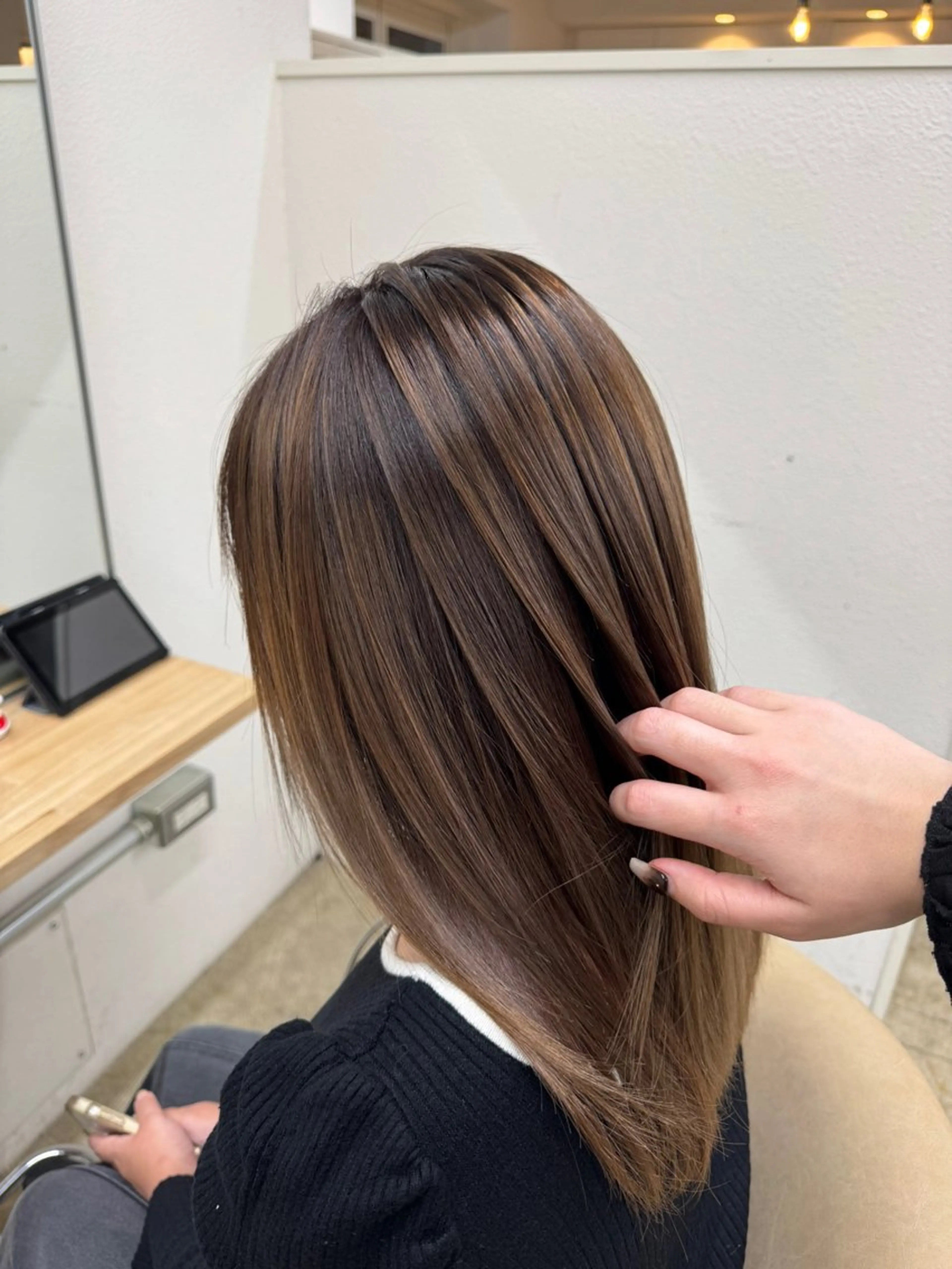 ミディアム カラー バレイヤージュ ブリーチ レイヤーカット fand / HINAのヘアスタイル