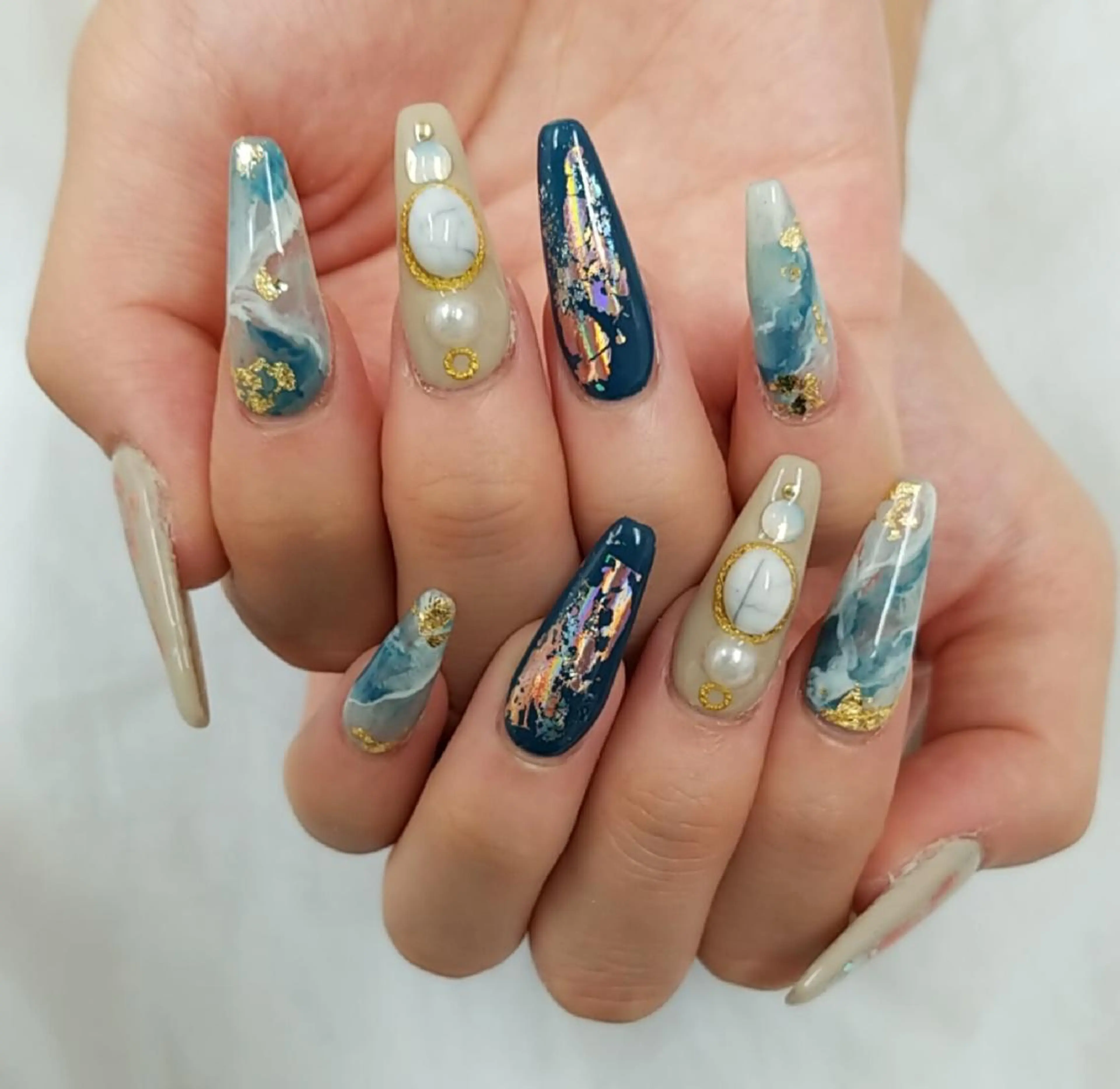 ネイル アートネイル ジェルネイル マグネットネイル 持ち込み ニュアンスネイル ハンドネイル 河野ちえ (雑誌掲載サロン)のネイルデザイン