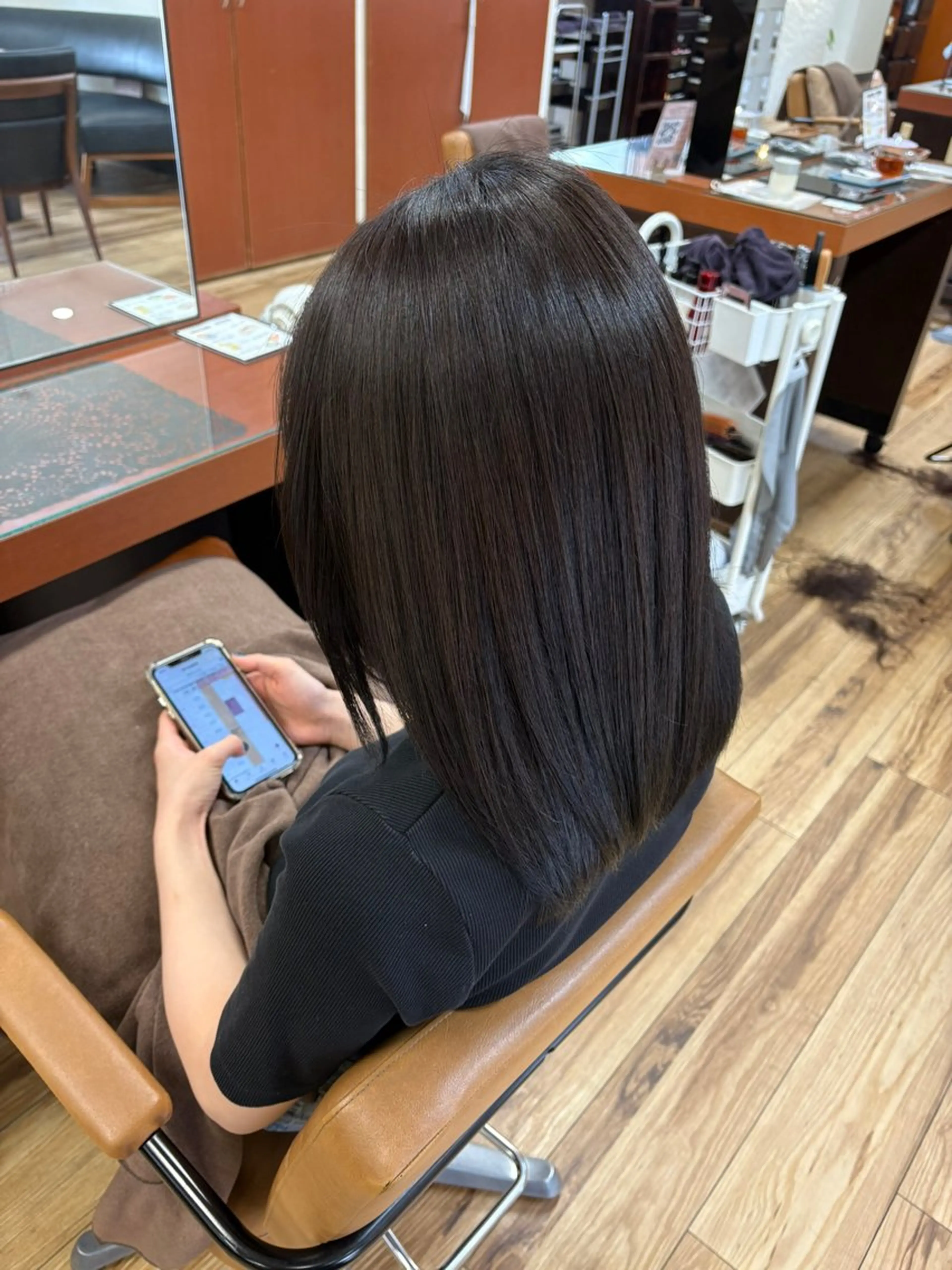 ミディアム カラー カット パーマ スー 髪質改善 レイヤーのヘアスタイル