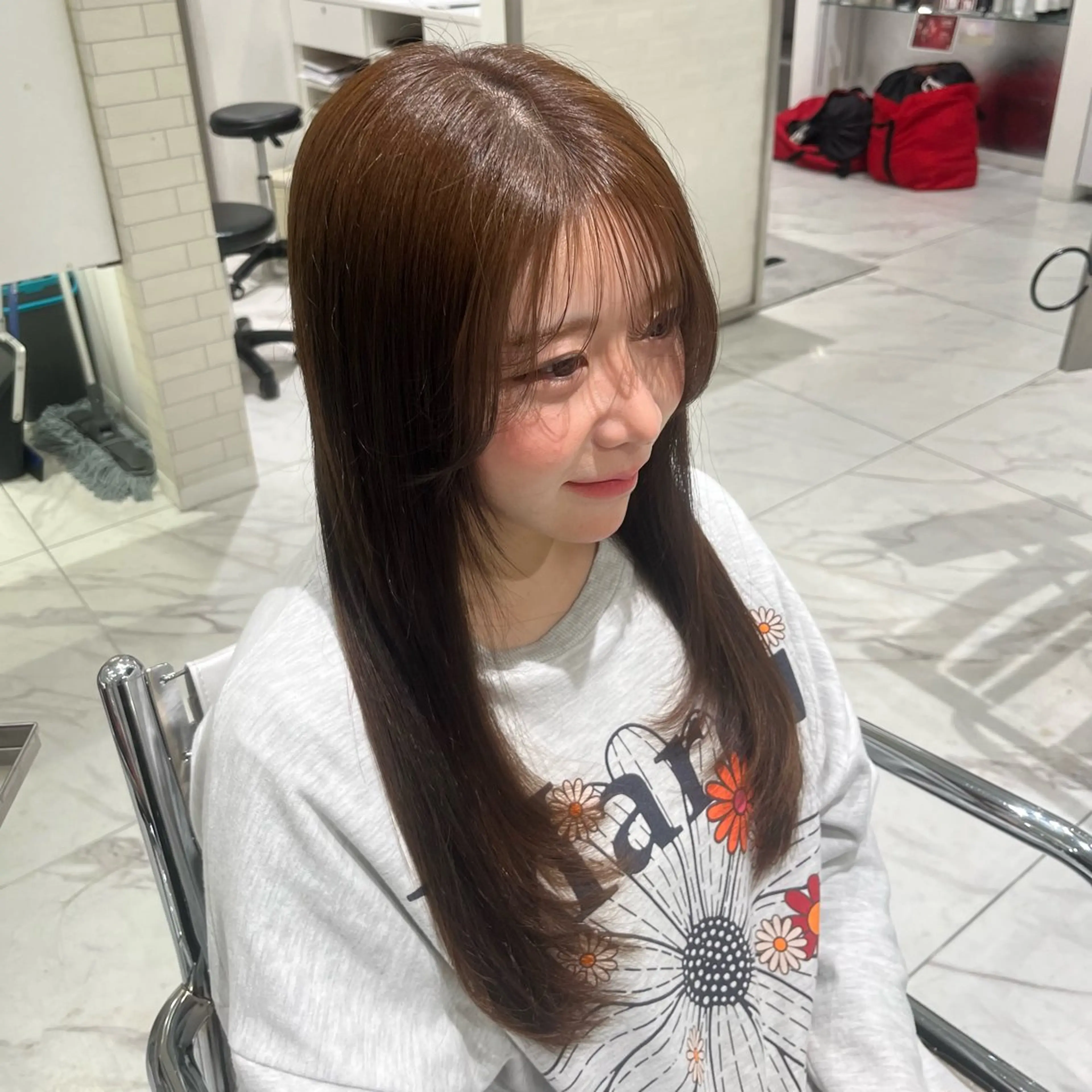 ロング カラー ベージュカラー レイヤーカット ローレイヤー 橋本 七海のヘアスタイル