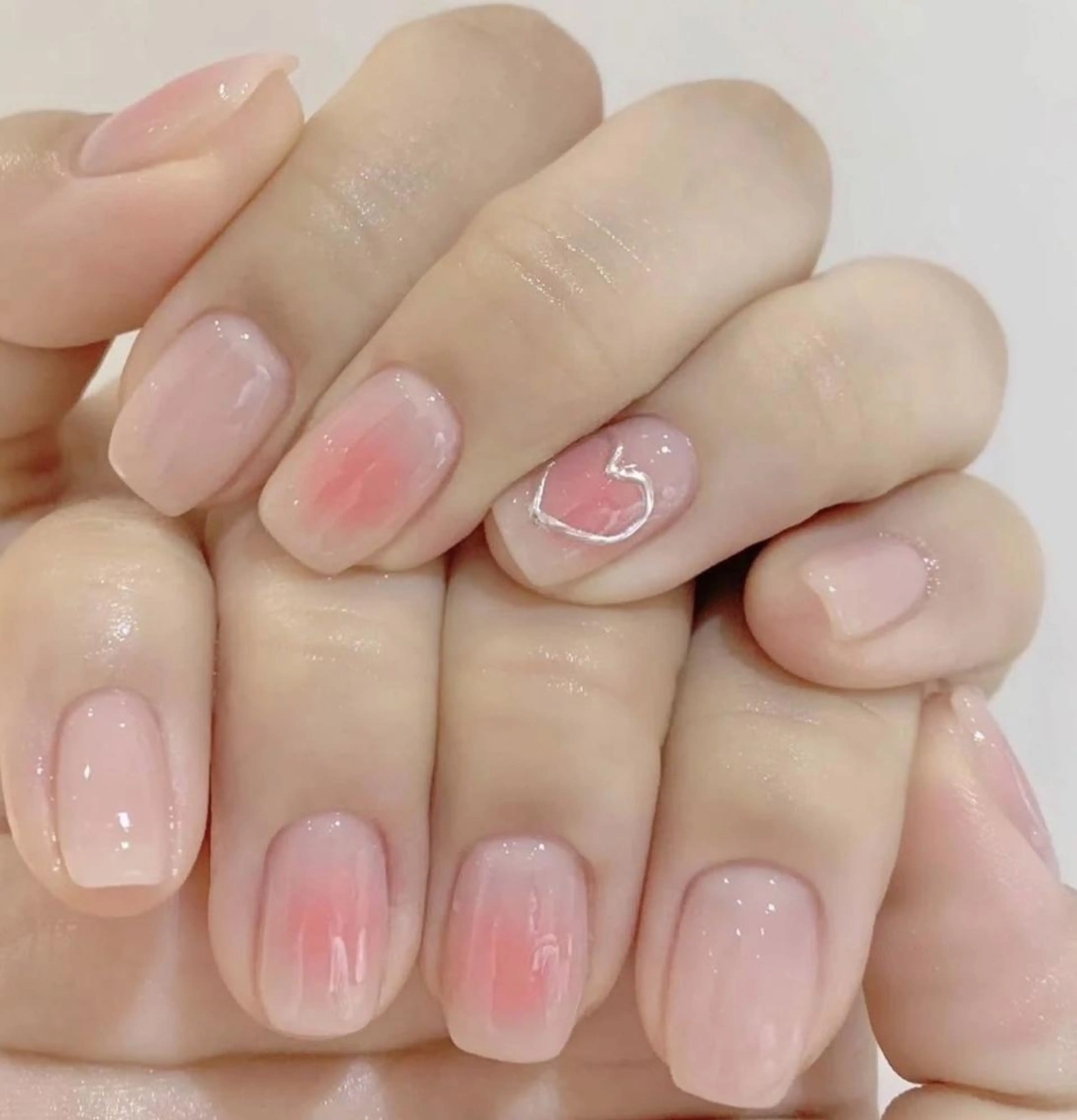 ネイル シンプルネイル Queens マオのネイルデザイン