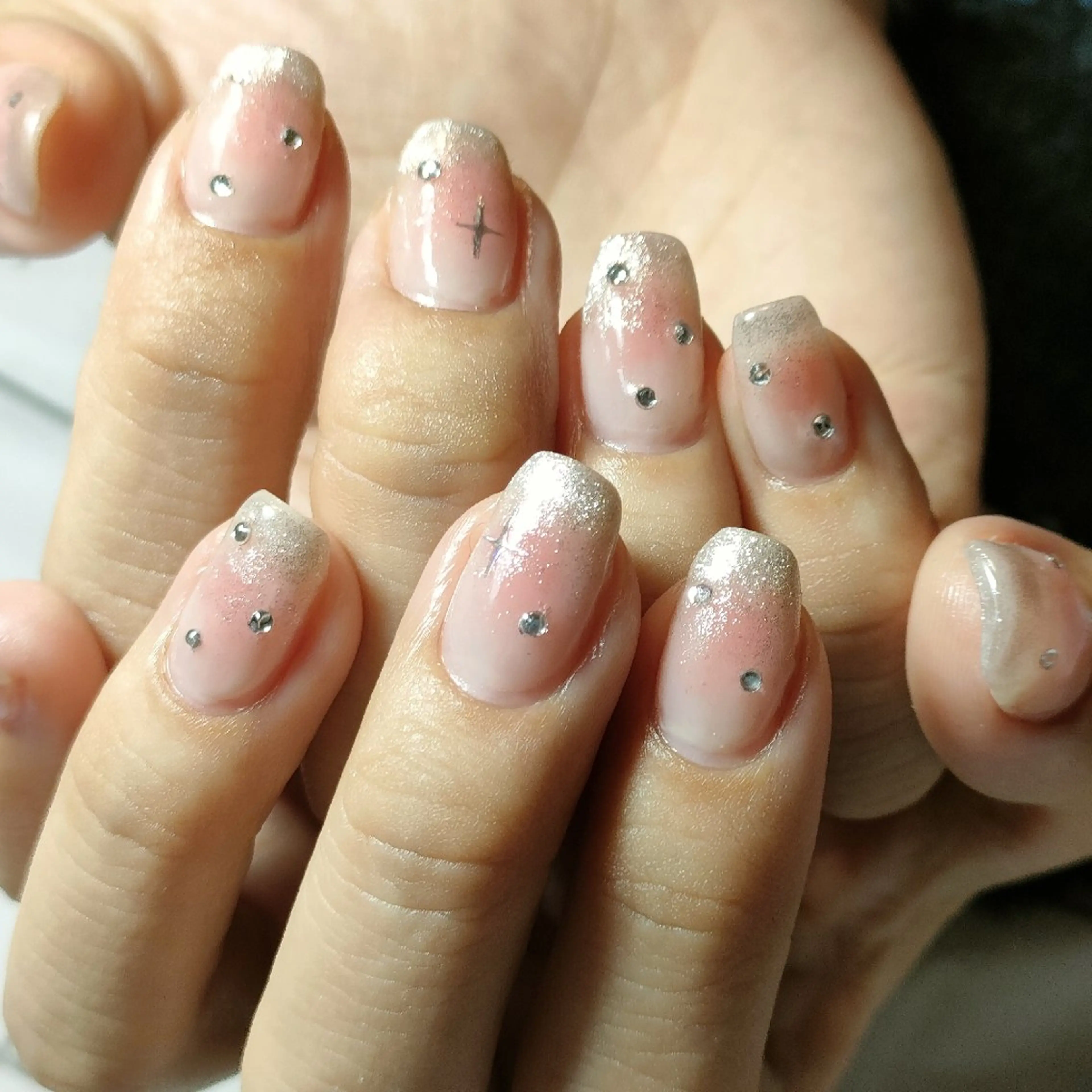 ネイル チークネイル グラデーション マグネットネイル oir. nailsalonのネイルデザイン