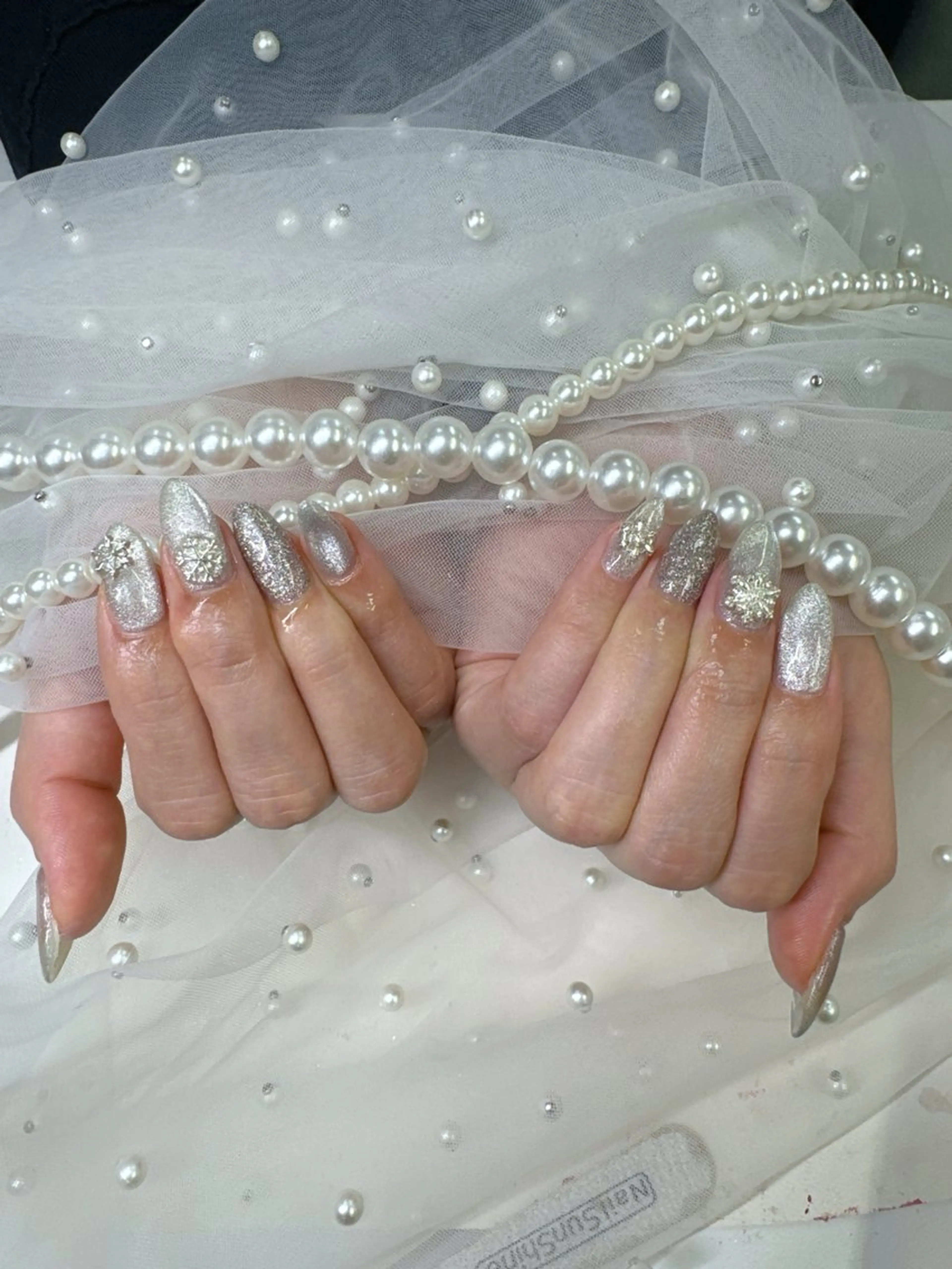 ネイル ジェルネイル キラキラネイル ロングネイル マグネットネイル ワンカラーネイル ハンドネイル Queeens nailのネイルデザイン