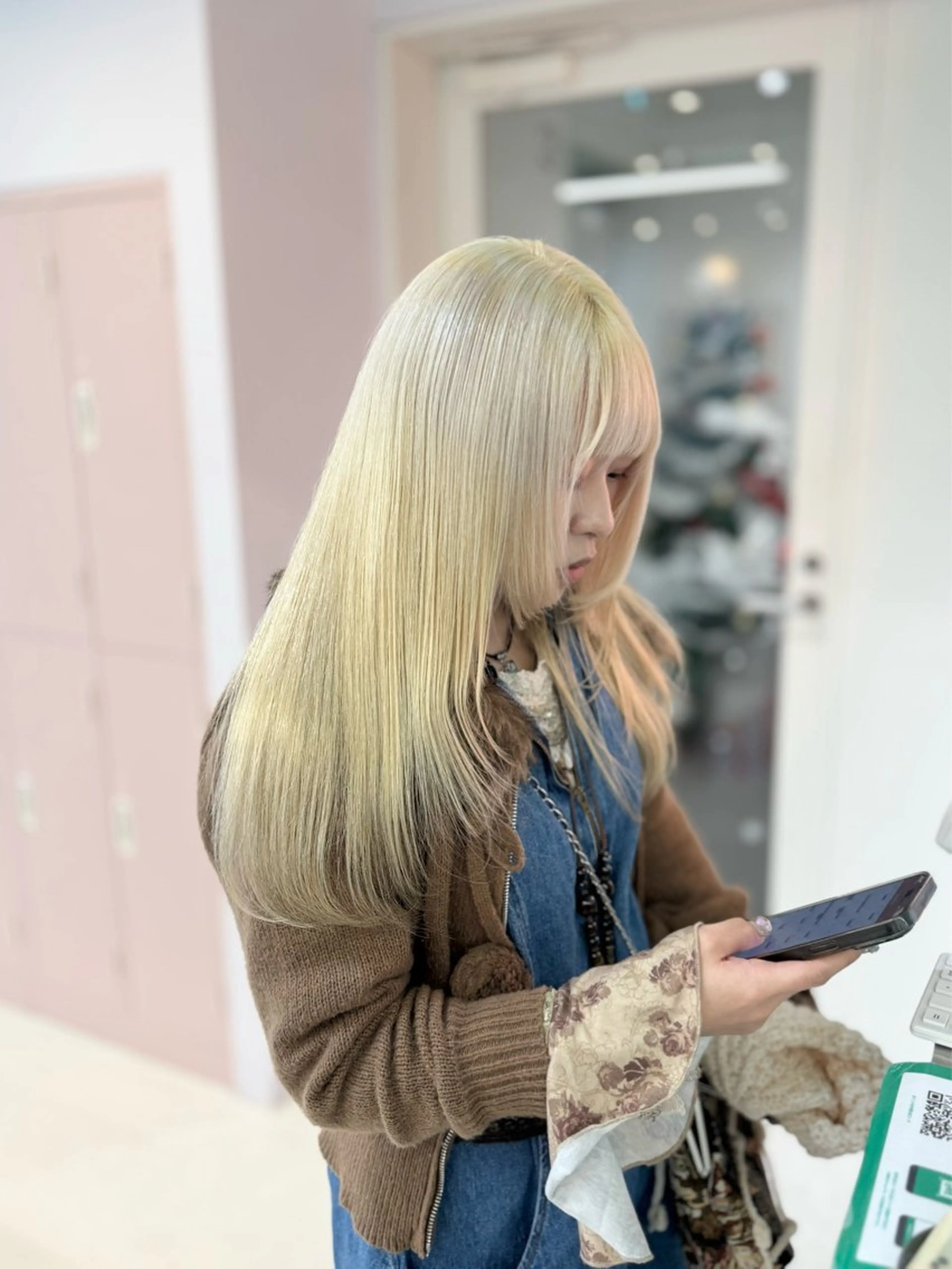 ロング カラー amane໒꒱うる艶 ブリーチ透明感カラーのヘアスタイル