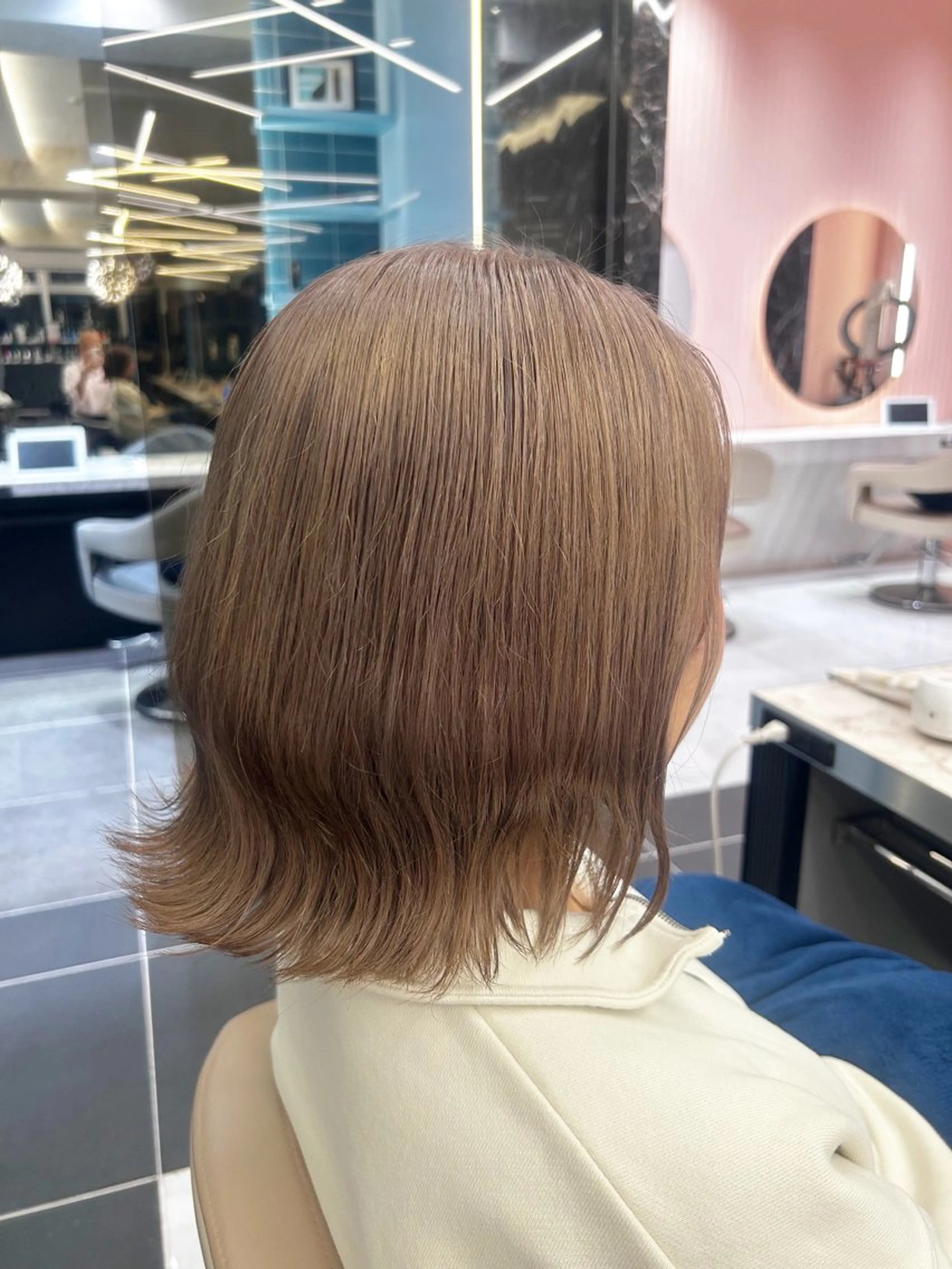 カラー ベージュカラー ミルクティーベージュ 小向 音緒のヘアスタイル