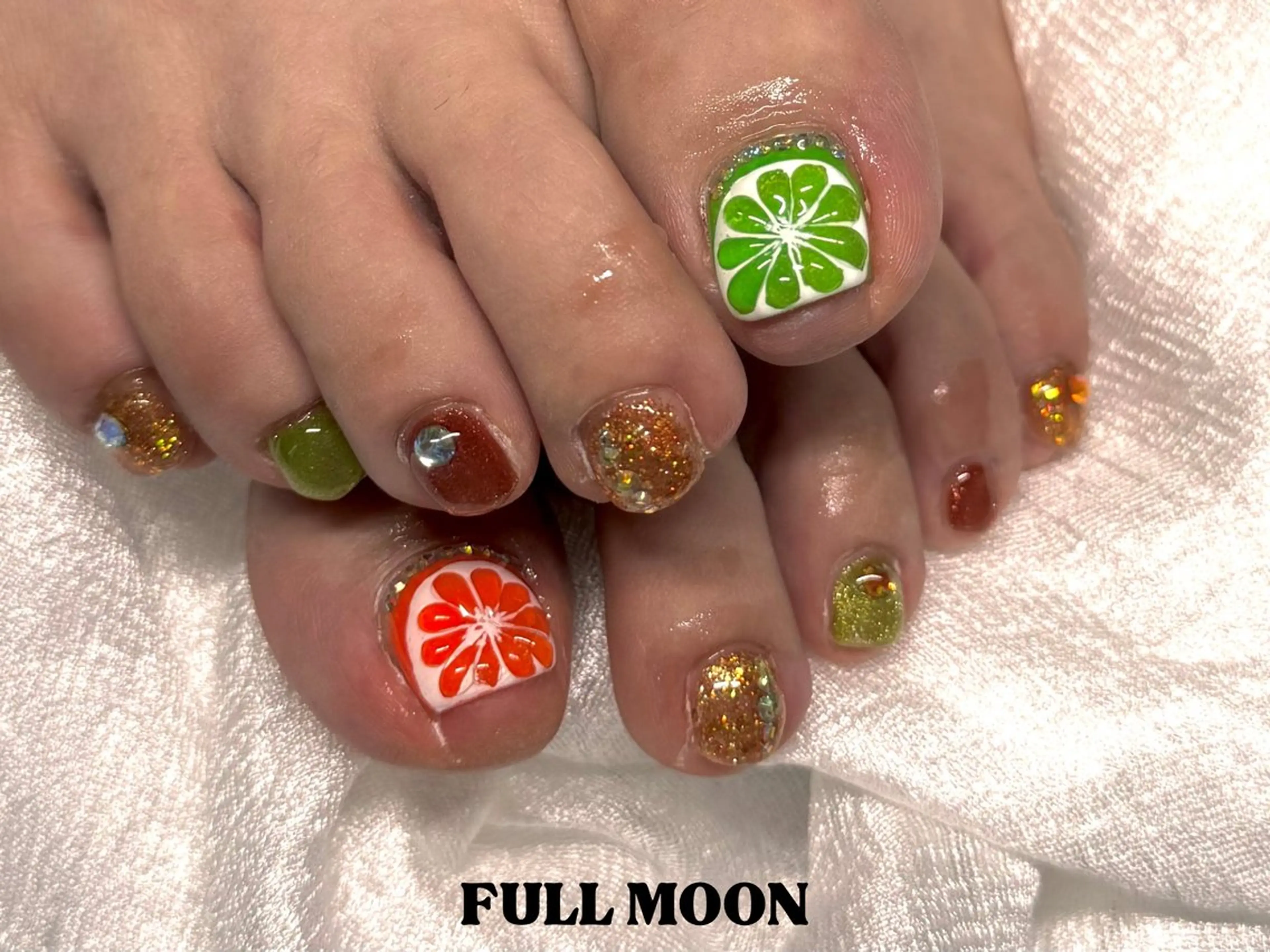 ネイル フットネイル FULL MOONのネイルデザイン