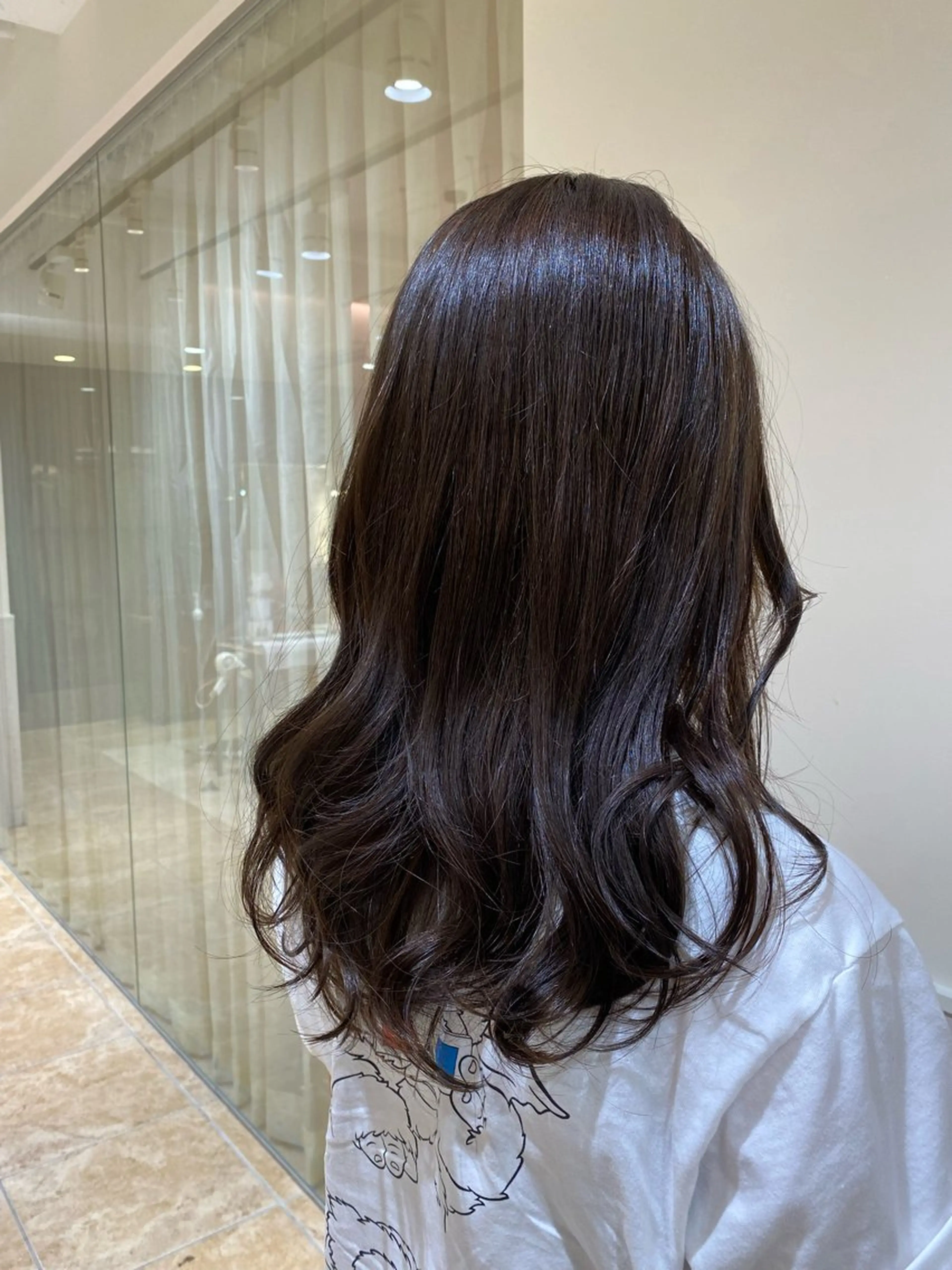 【4月限定】カット＋透明感カラー＋トリートメント　￥9900 (ブリーチ/レイヤーカット/インナーカラー)の写真