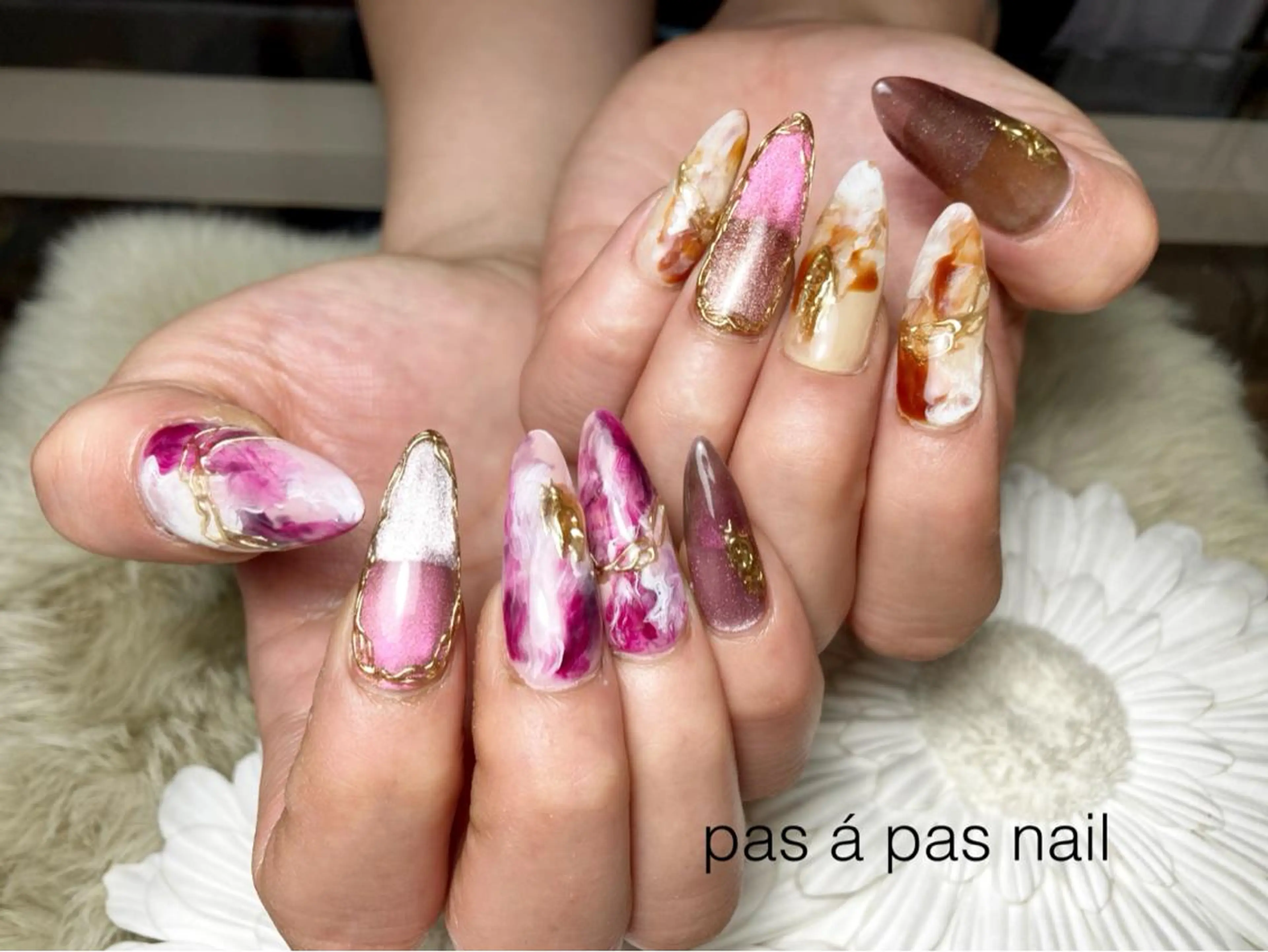 ロング ネイル ハンドネイル Yakko pas á pasのネイルデザイン