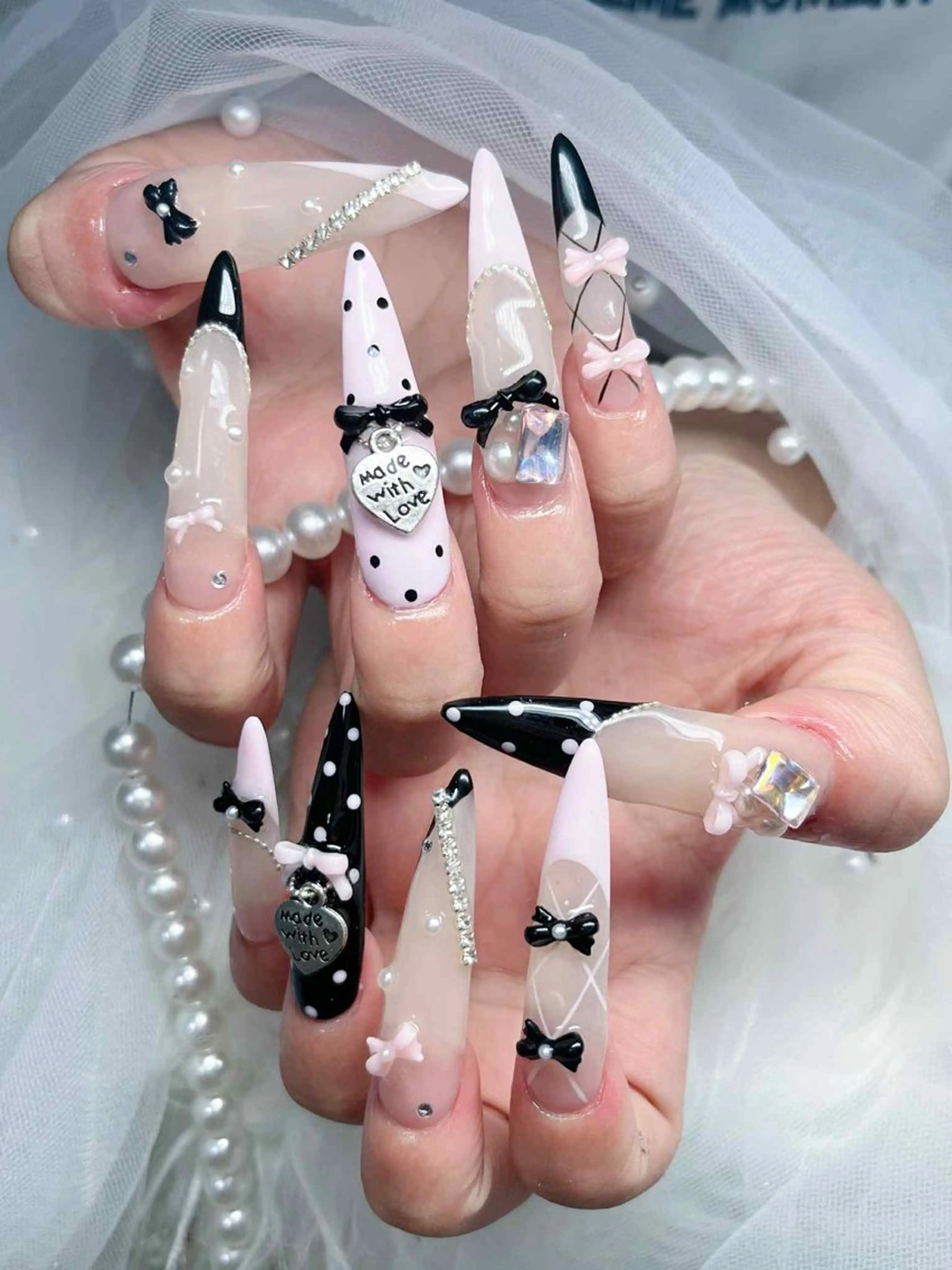 ネイル オーロラネイル フレンチネイル グラデーション 氷ネイル・うるうるネイル キラキラネイル ハンドネイル H.baby Nail Salonのネイルデザイン