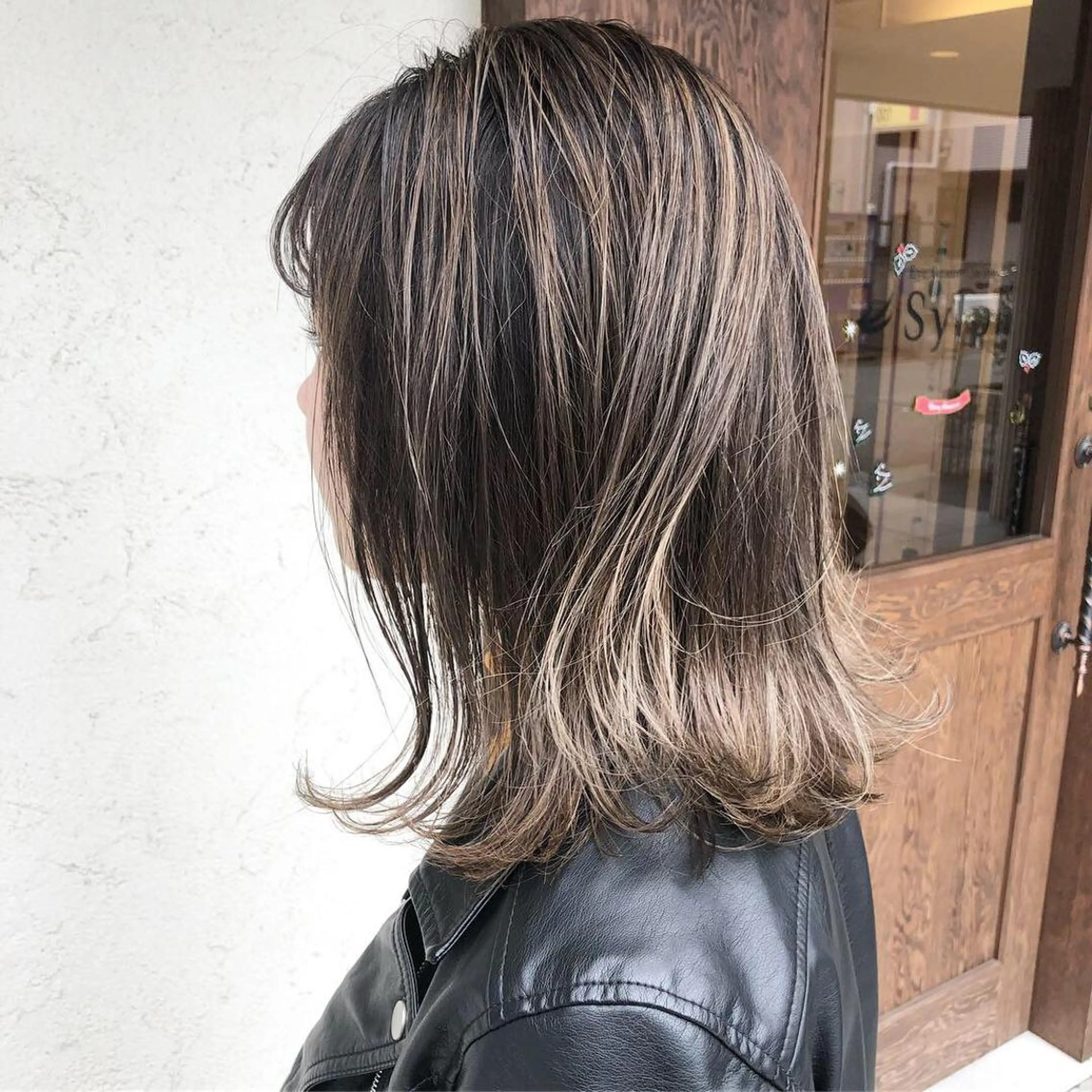 ミディアム カラー バレイヤージュ グラデーションカラー レイヤーカット ヘアカラー トリートメント ヘアセット 艶髪育成サロン 京橋 shinのヘアスタイル