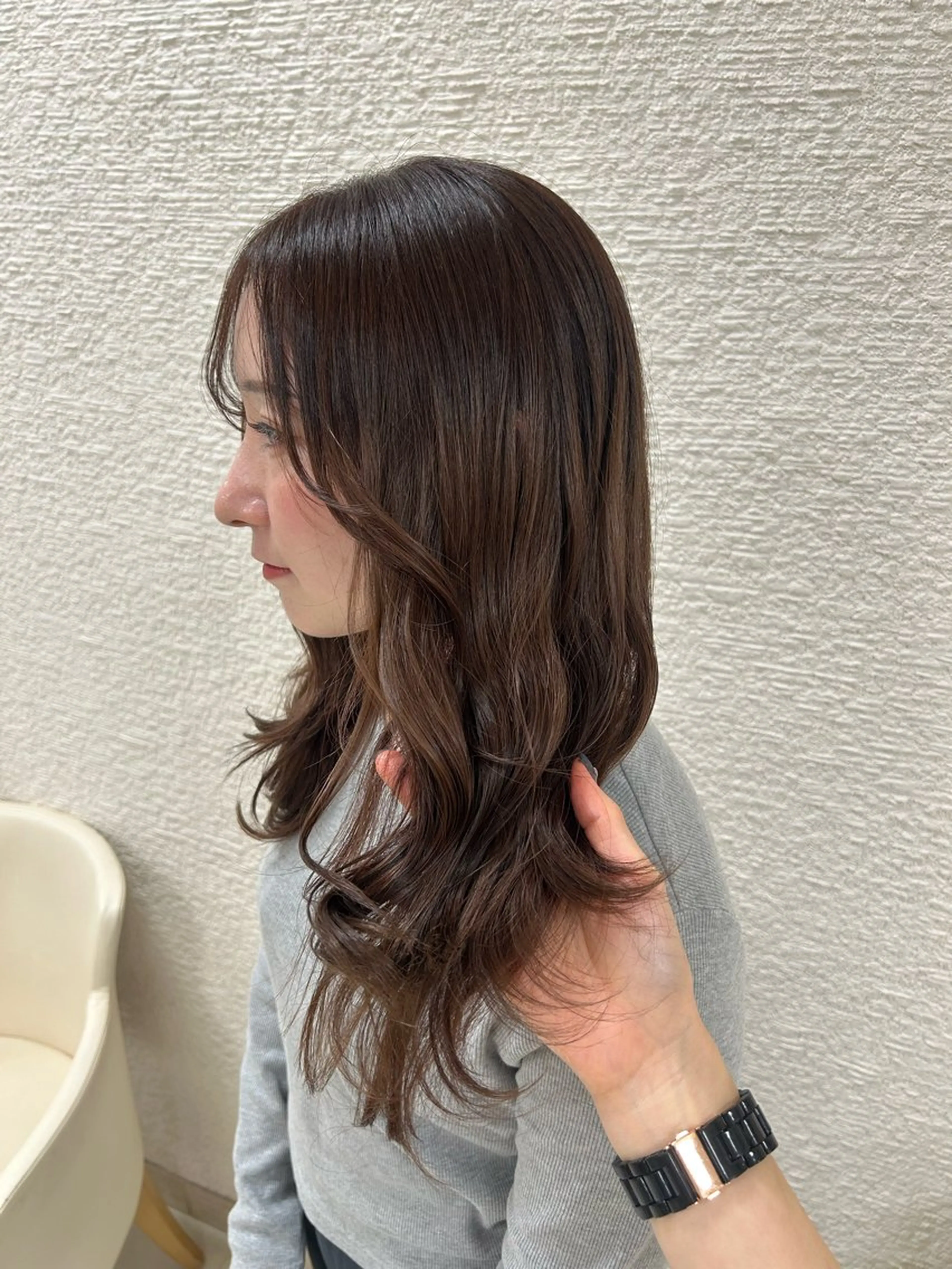 ロング カラー カット ヘアカラー トリートメント ヘッドスパ ヘアセット ベージュ/つや髪/ レイヤー／ゆいなのヘアスタイル