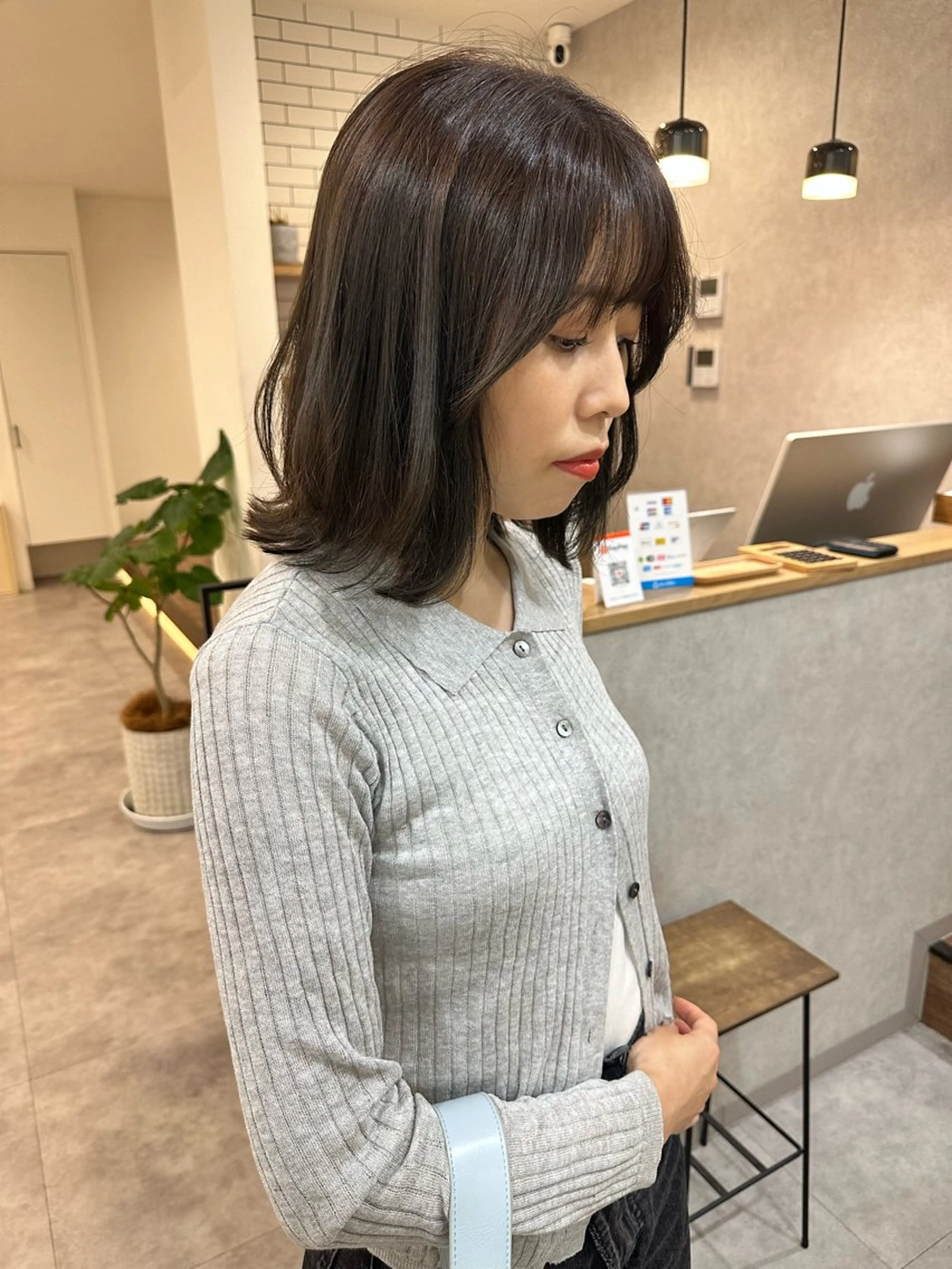 ミディアム ミディアムレイヤー レイヤーカット カット ヘアカラー トリートメント 白髪ぼかしハイライト レイヤー川口 元気のヘアスタイル