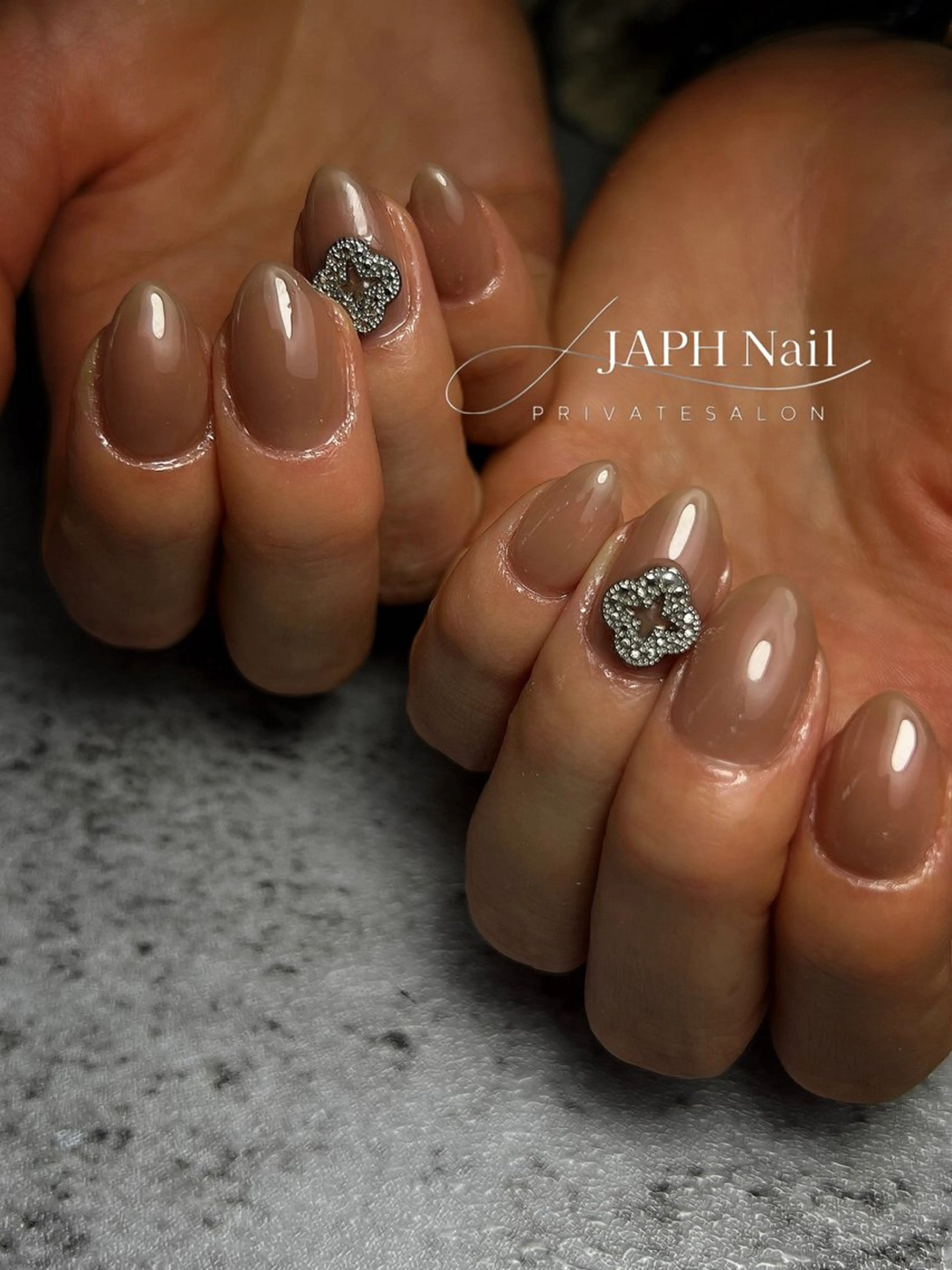 \シンプルネイル*アート4本/他店オフ無料!!の写真