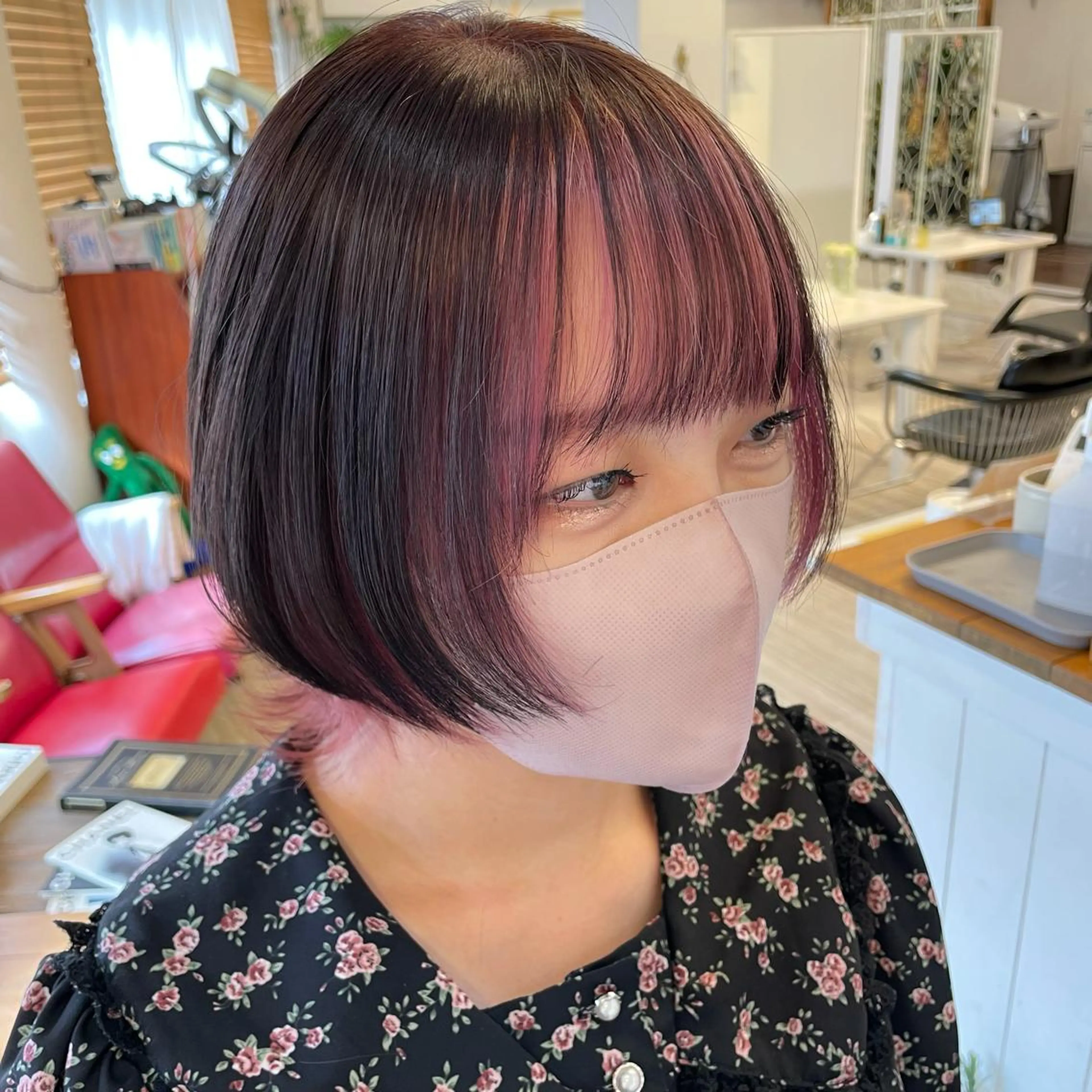 ショート カラー ピンクカラー インナーカラー 推し ブリーチ  髪質改善のヘアスタイル