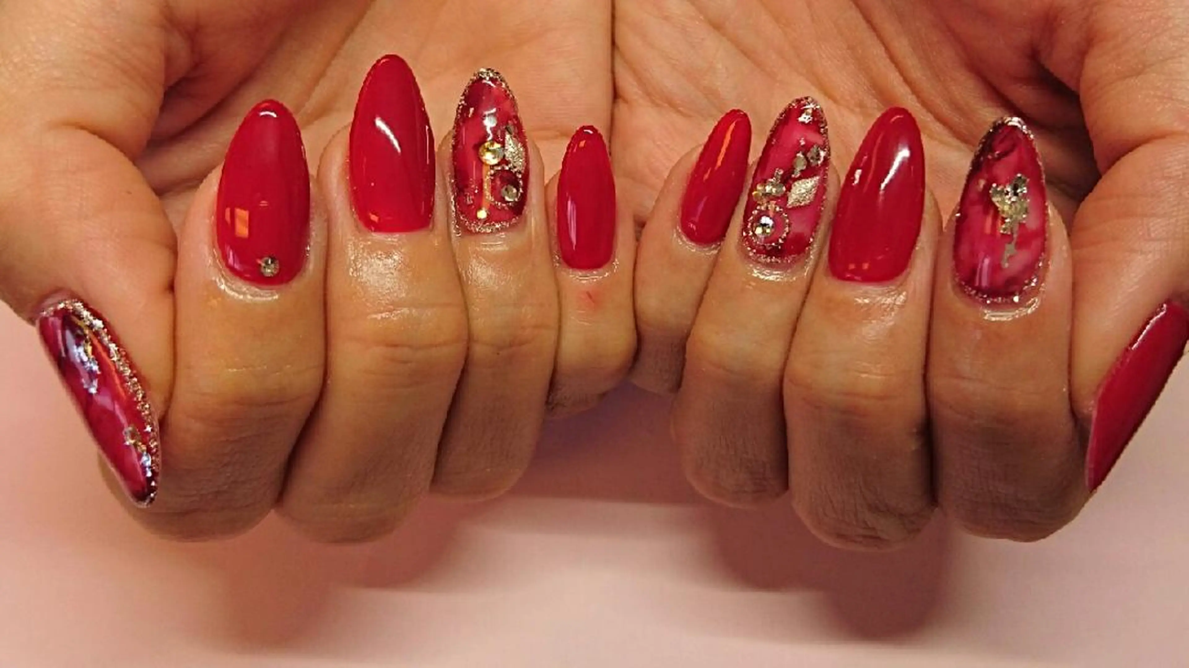 ネイル べっ甲ネイル 赤色 三上 恵美のマツエク・マツパデザイン
