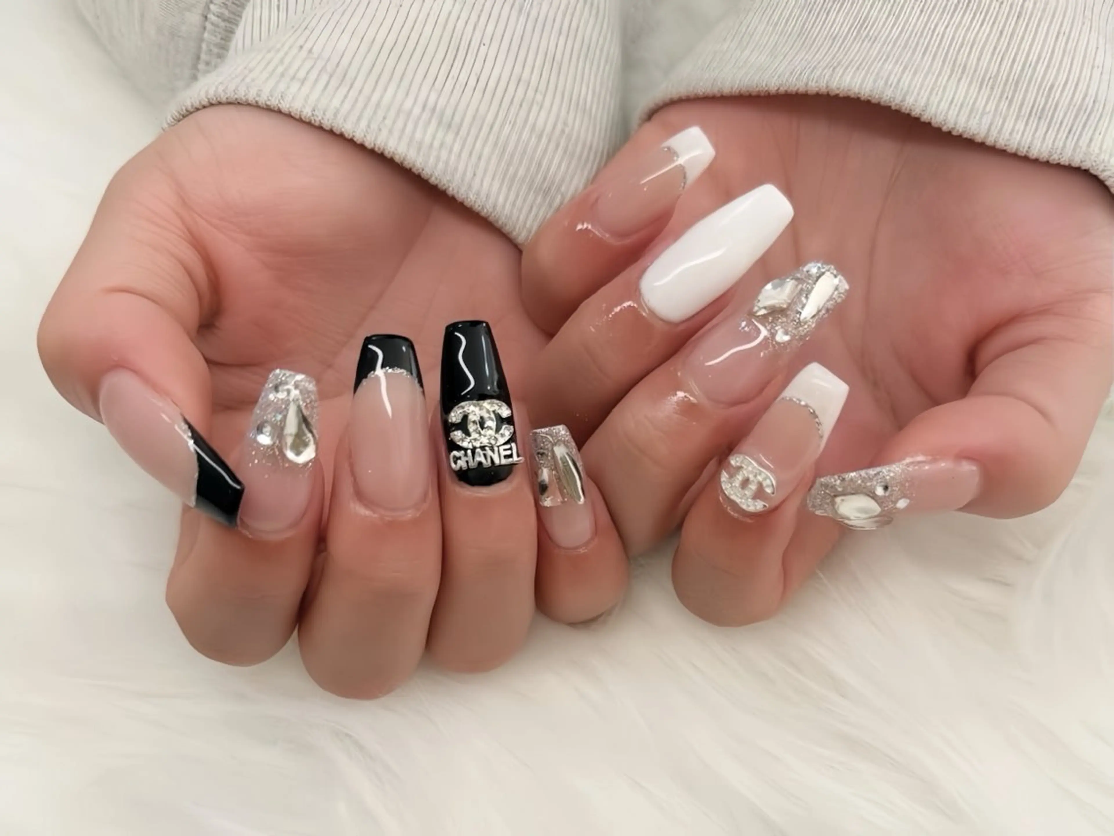 ネイル アートネイル 長さ出し ガーリー 韓国ネイル 持ち込み Rin Nail 新大久保店のネイルデザイン