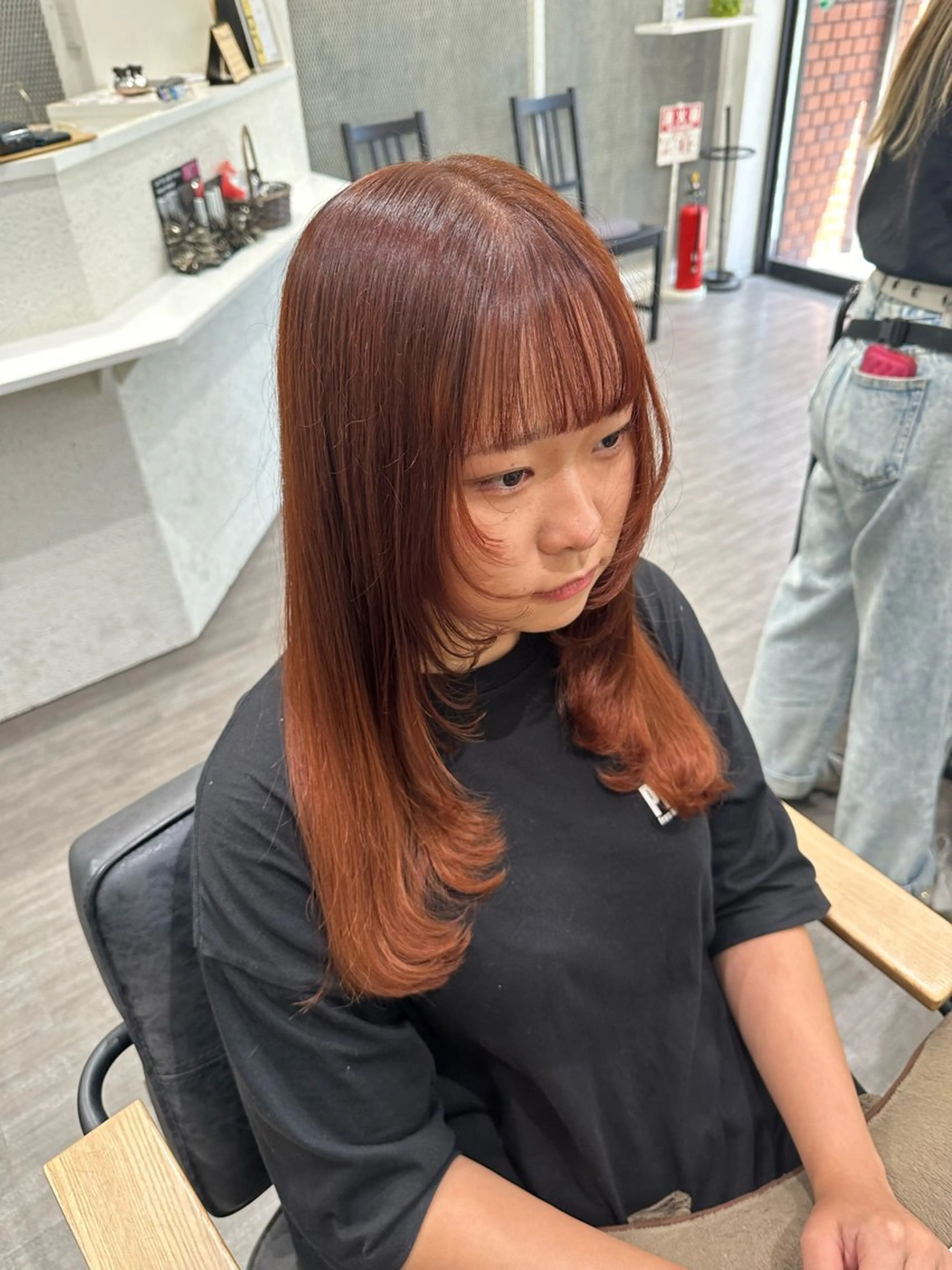 セミロング カラー オレンジ 顔まわりレイヤー レイヤーカット カット ヘアカラー トリートメント 艶髪レイヤー上田 紗也🇰🇷💗のヘアスタイル
