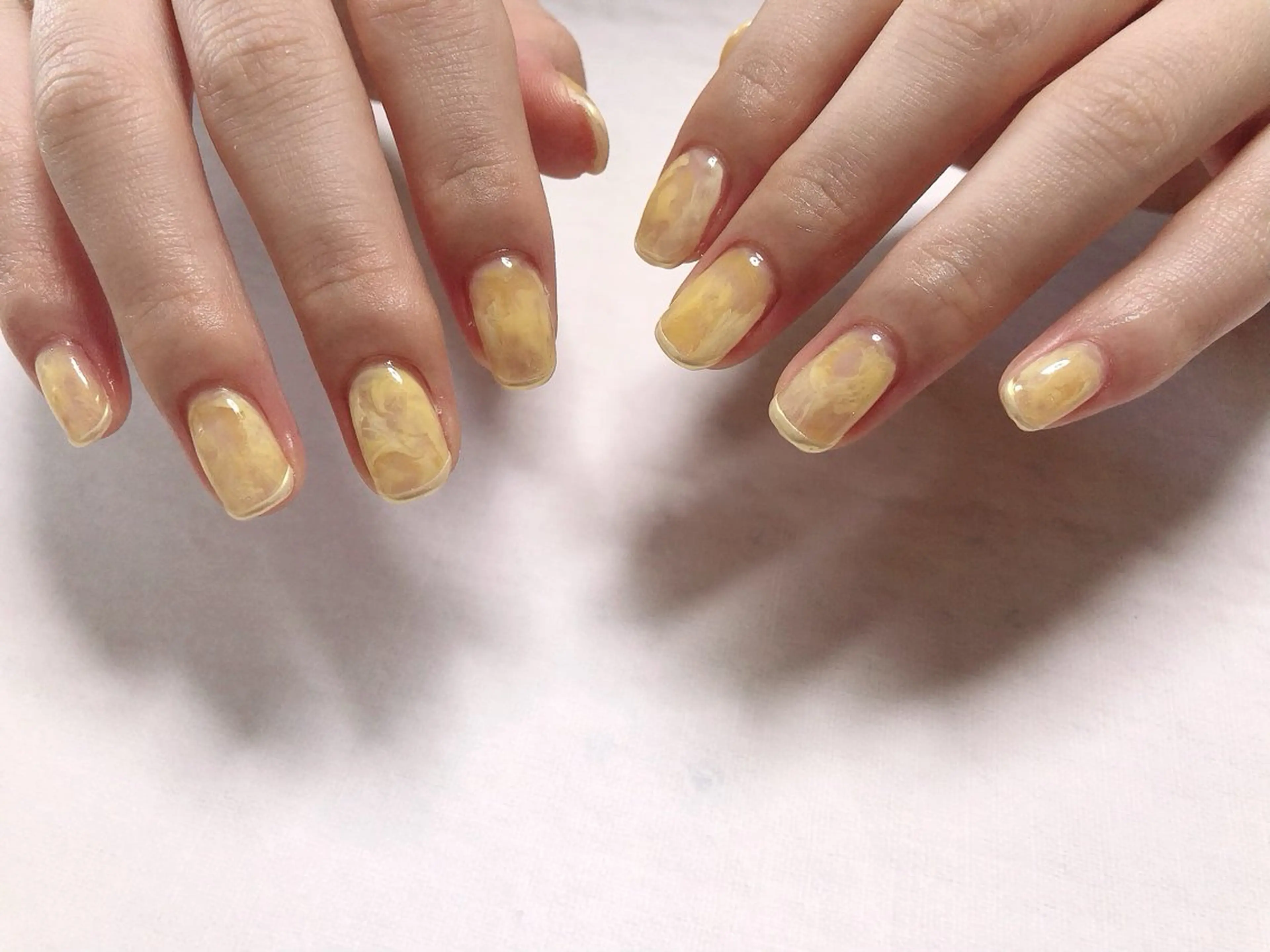 ネイル クリアネイル ニュアンスネイル パステルネイル 黄色 mano nella manoのネイルデザイン