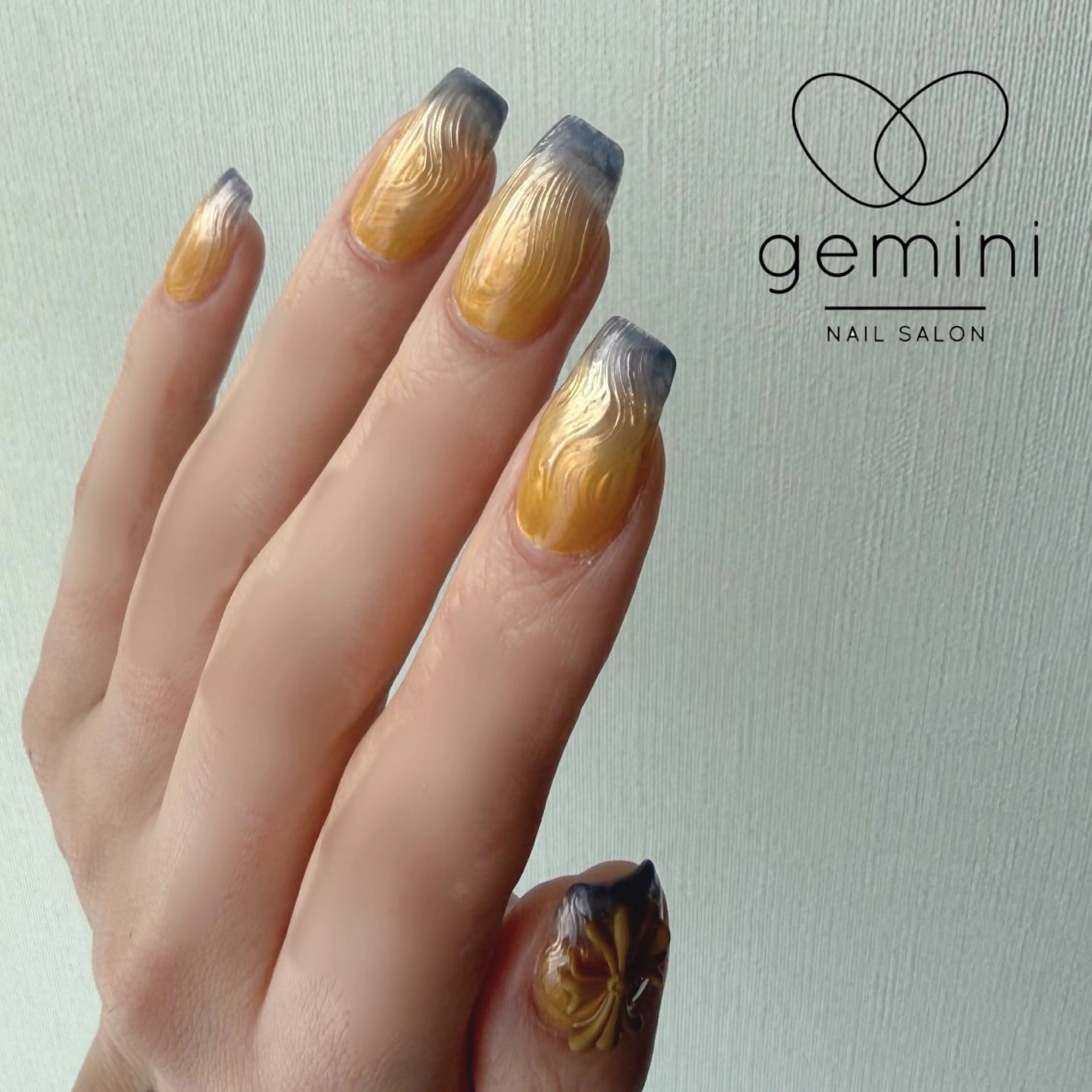 ネイル ミラーネイル 滝田 小枝のネイルデザイン