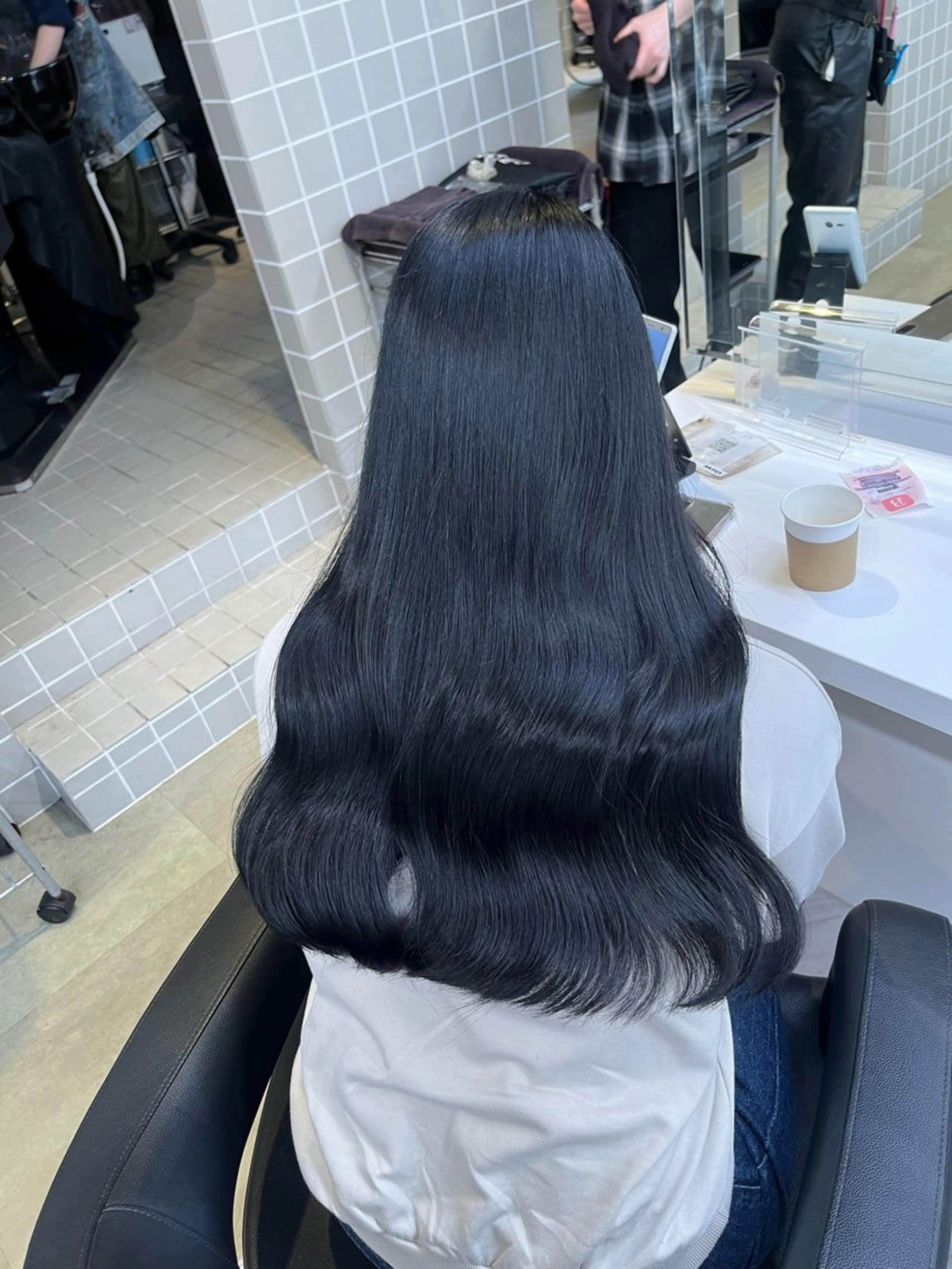 セミロング ヘアカラー トリートメント ヘッドスパ ヘアセット 寒色＆ブリーチ特化 寒色MiOのヘアスタイル