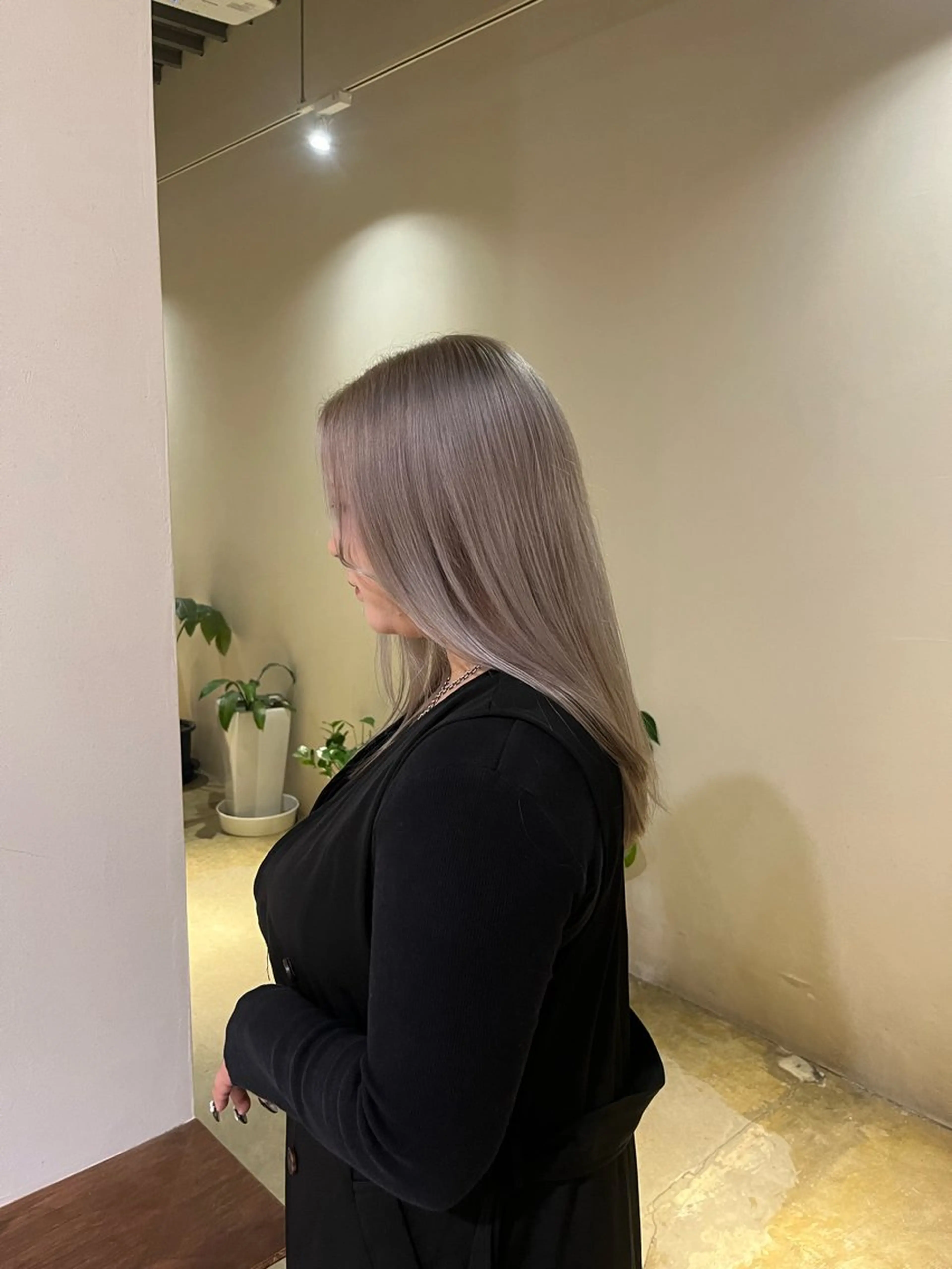 セミロング カラー ヘアアレンジ みわ/博多 ブリーチ/メンズヘアのヘアスタイル