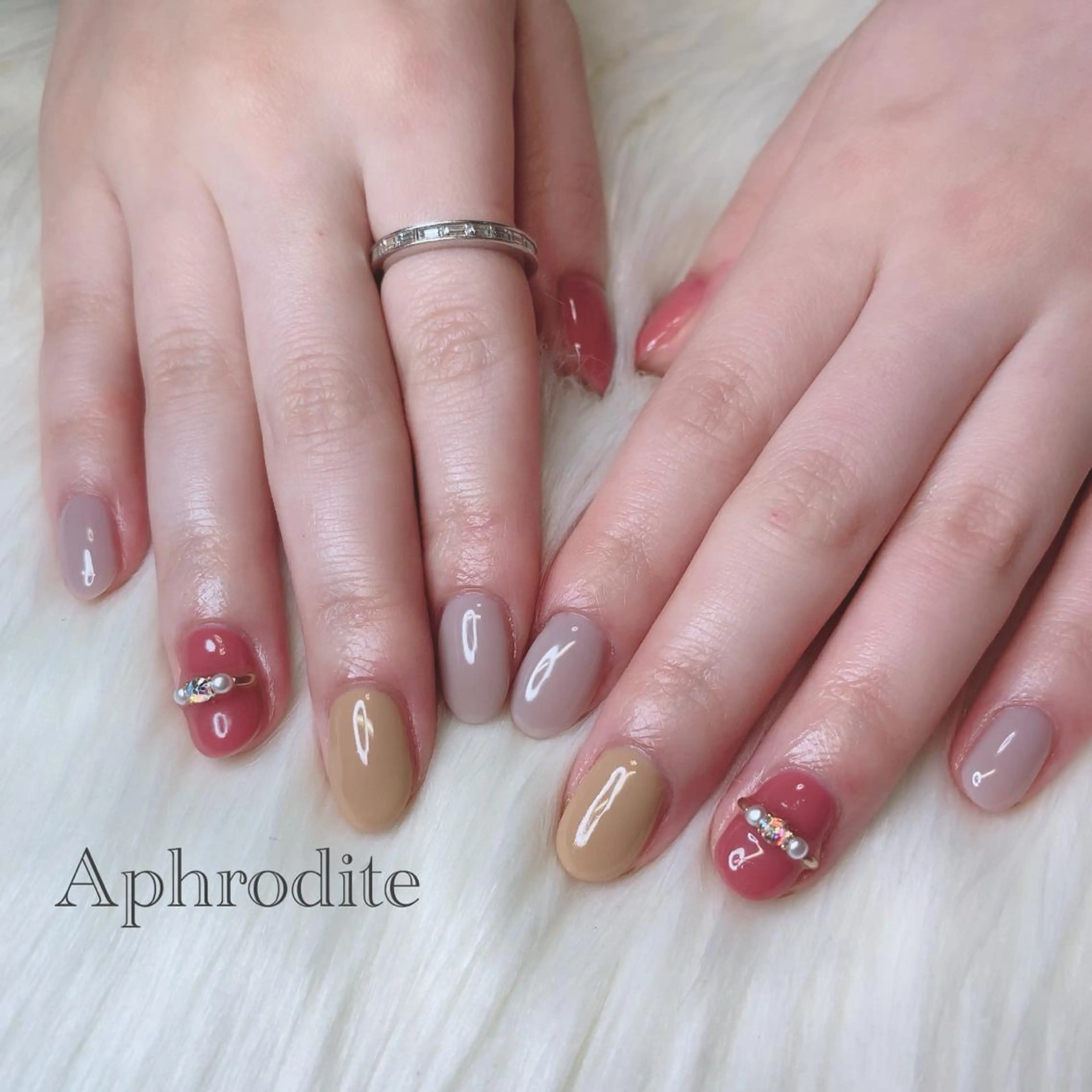 ネイル Aphrodite パラジェル認定サロンのネイルデザイン